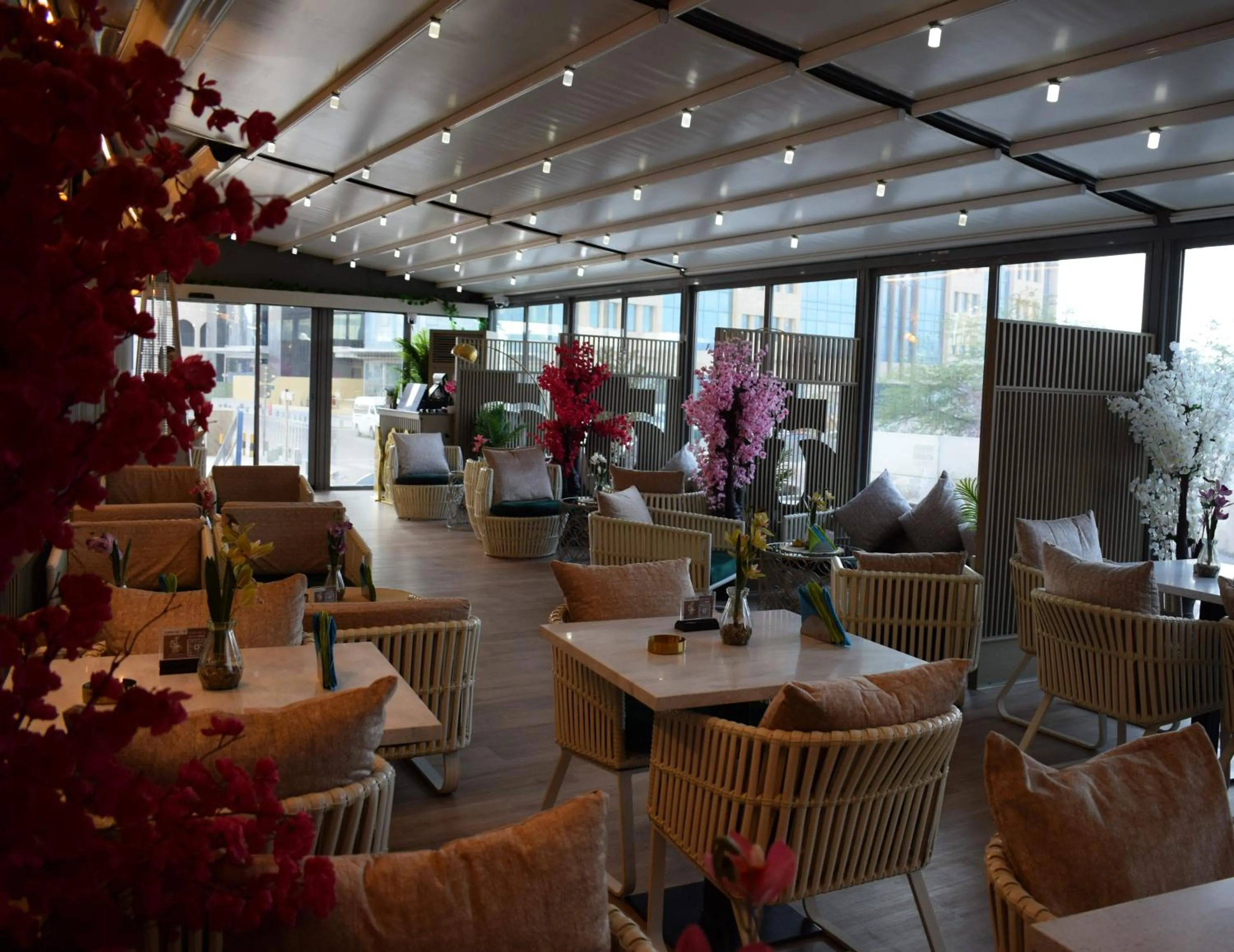 Restaurant/places to eat in Saraya Corniche Hotel