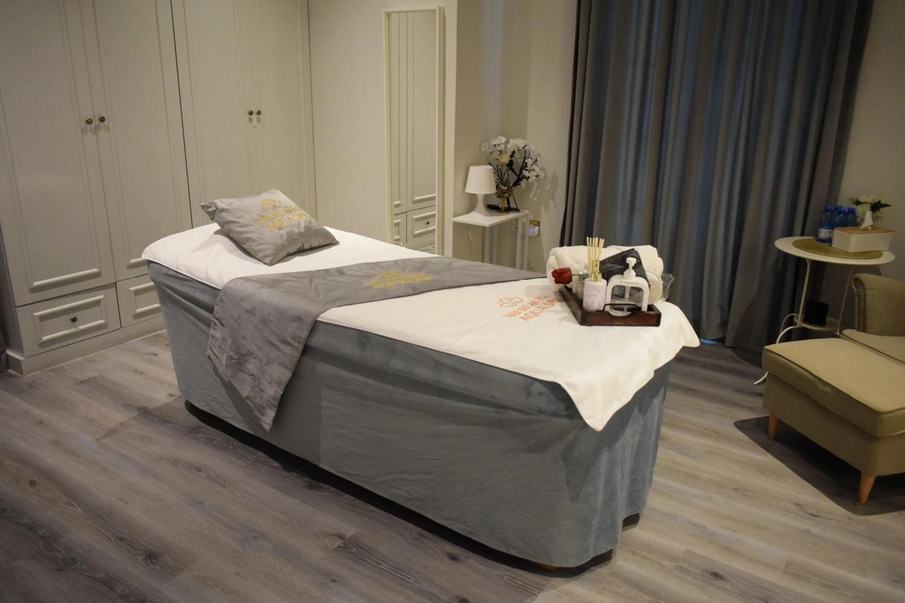 Spa and wellness centre/facilities, Bed in Saraya Corniche Hotel
