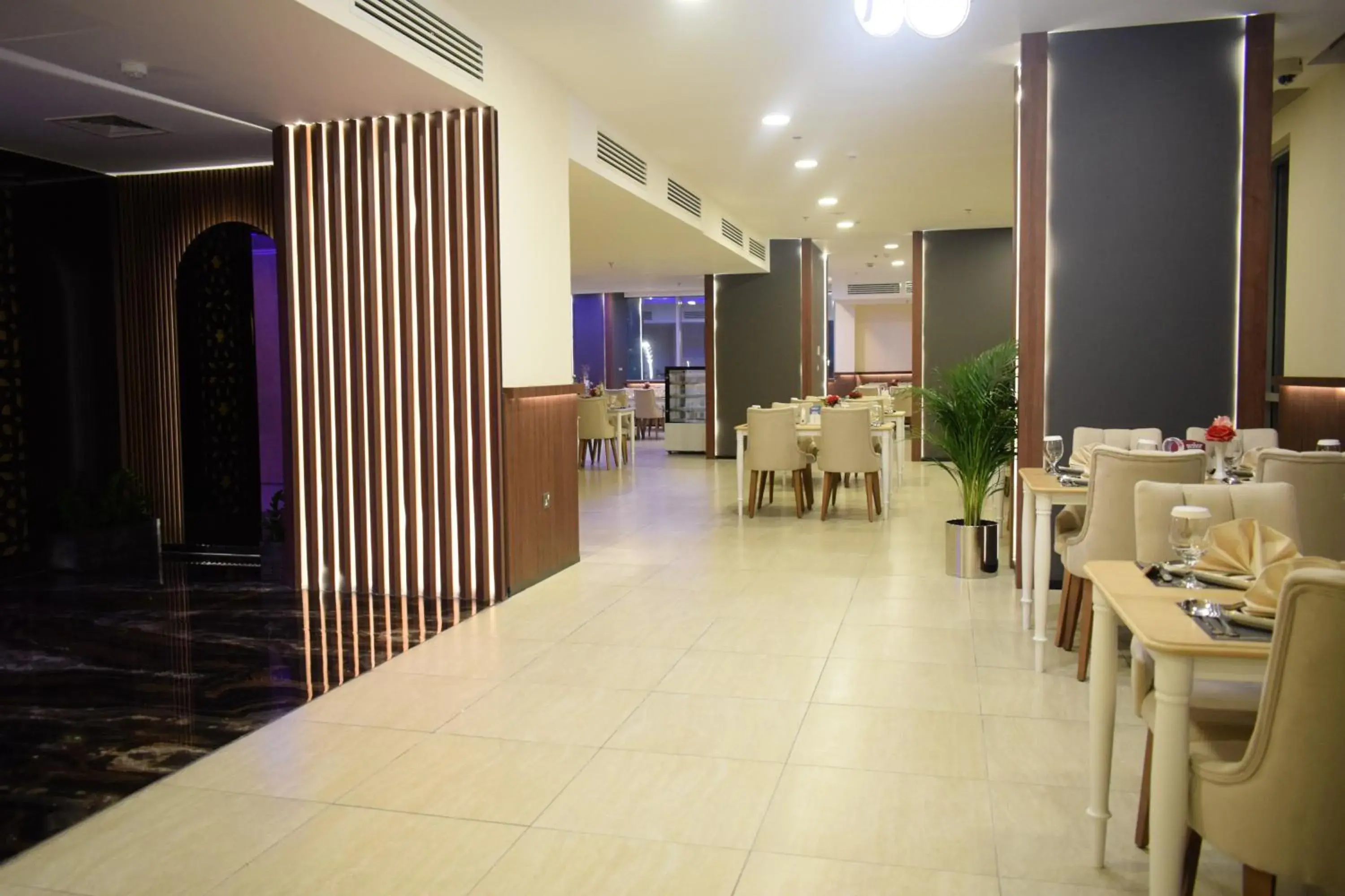 Restaurant/places to eat in Saraya Corniche Hotel Restaurant/places to eat in Saraya Corniche Hotel