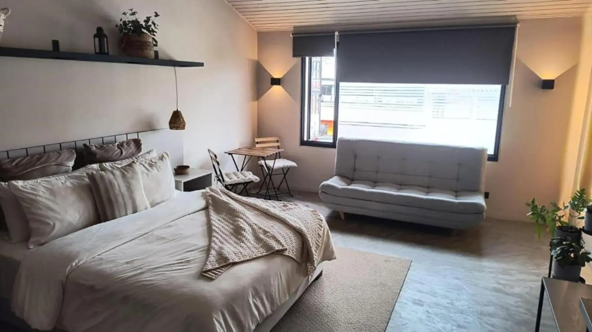 Large Double Room in Casa Mitho Large Double Room in Casa Mitho