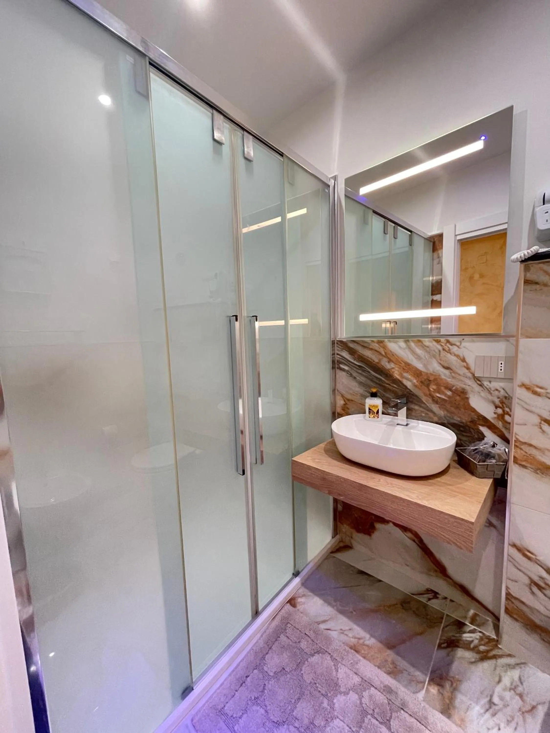 Bathroom in Narcisse