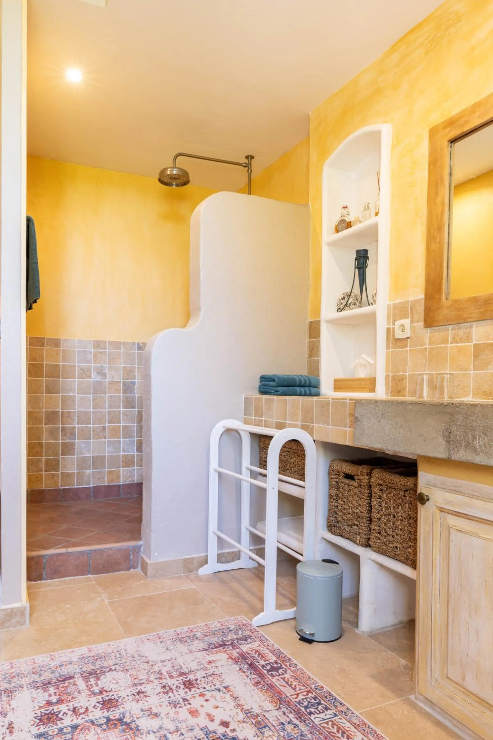 Shower in La Bastide des Amouriers