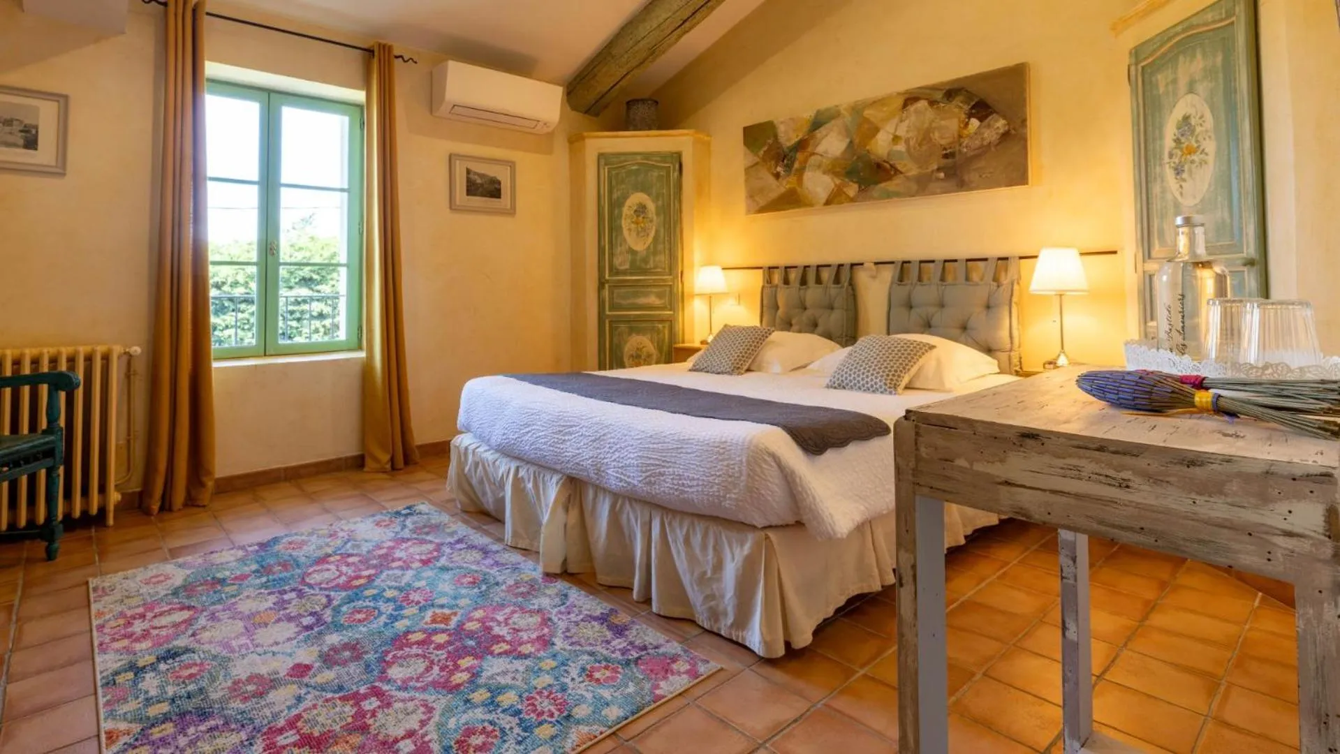 Bed in La Bastide des Amouriers
