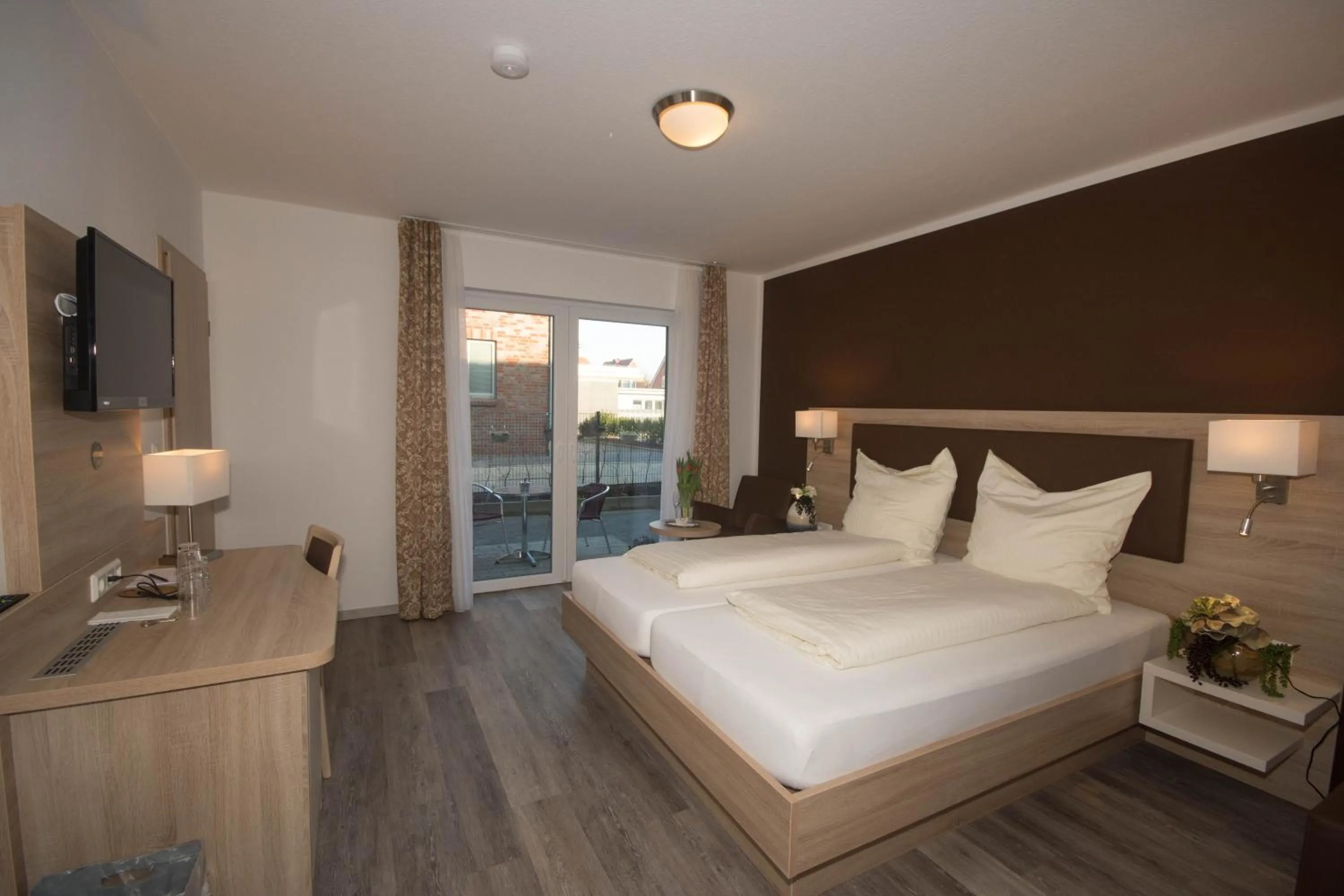 Photo of the whole room, Bed in Hotel Sonne am Meer