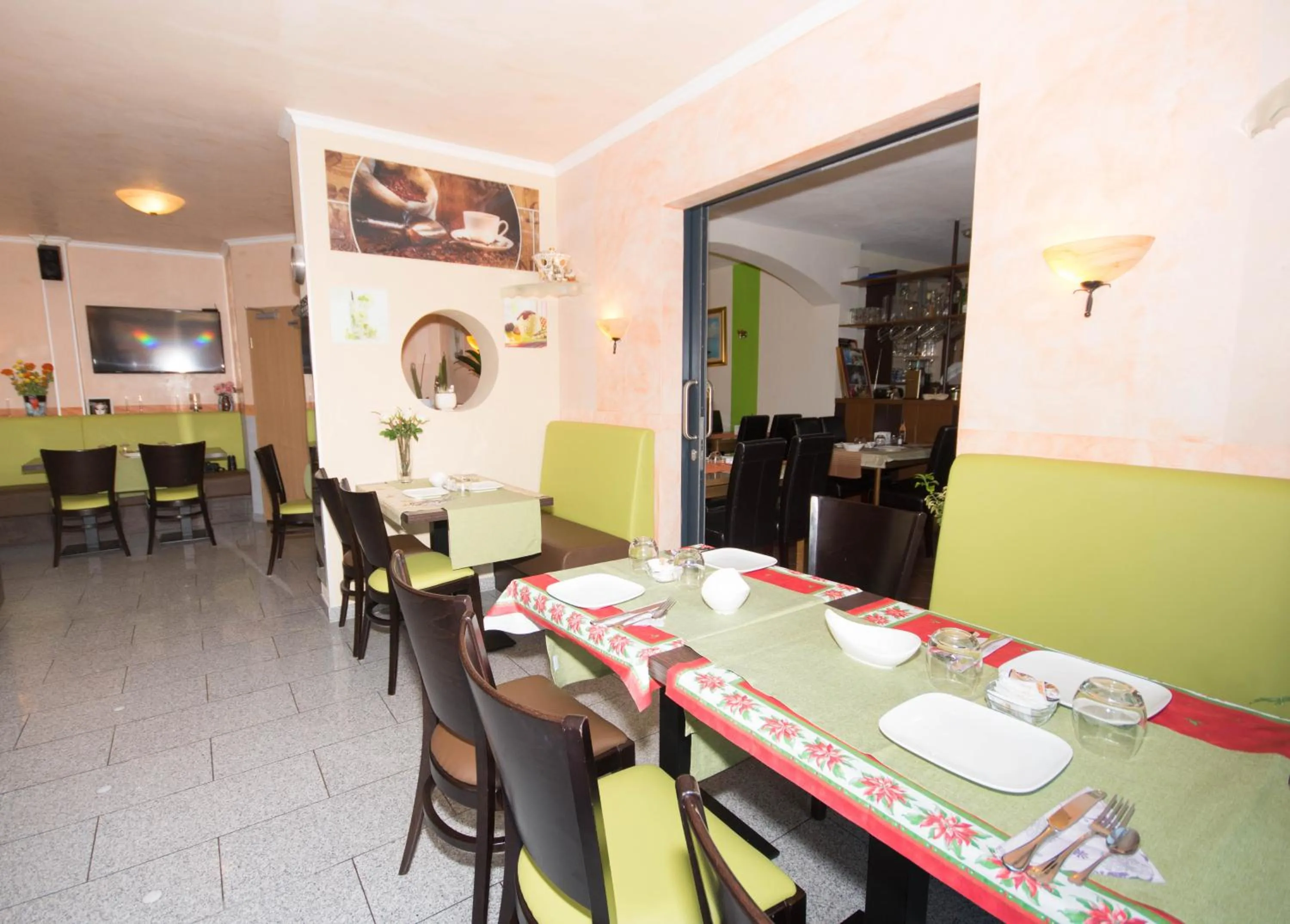 Restaurant/places to eat in Hotel Sonne am Meer