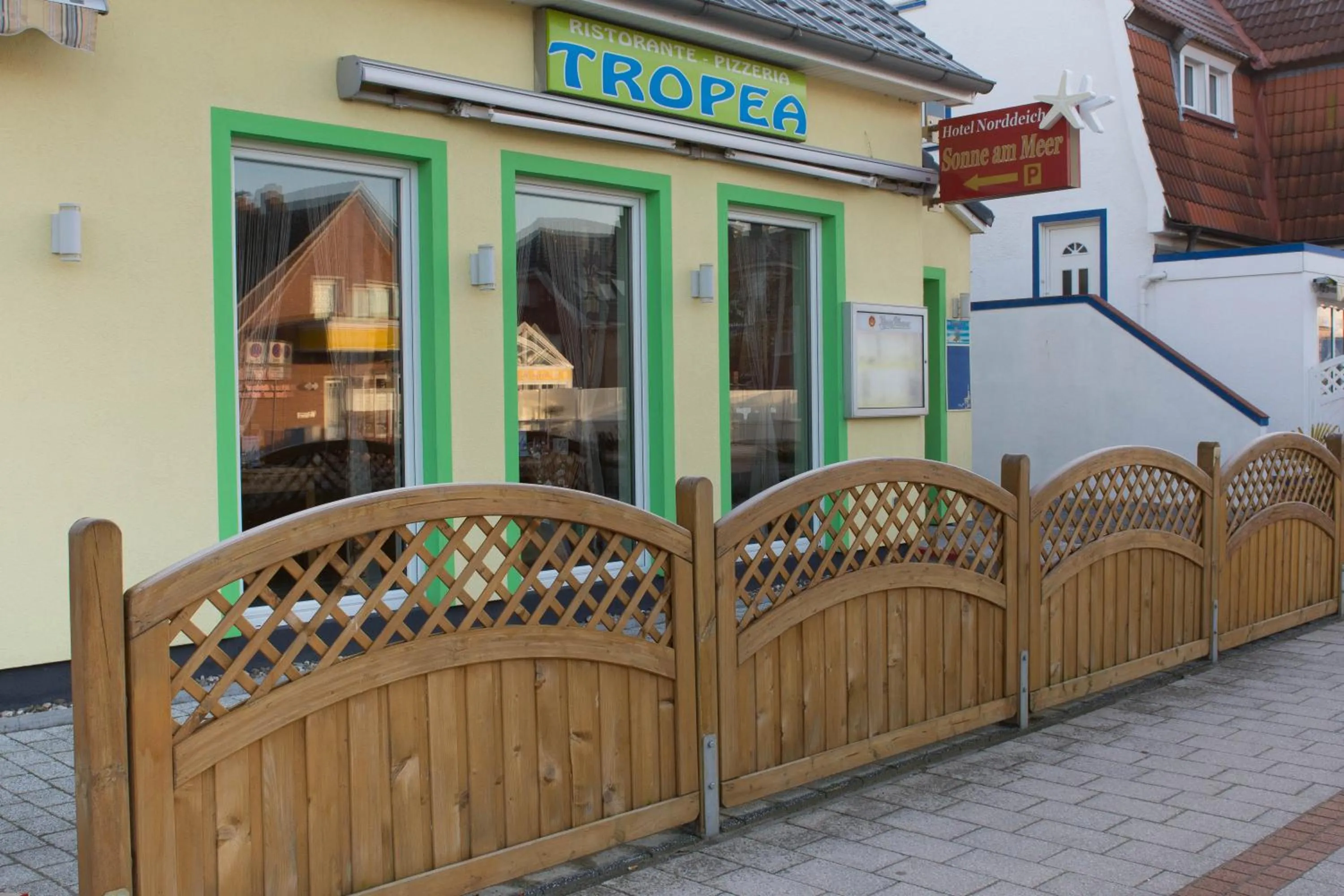 Restaurant/places to eat in Hotel Sonne am Meer