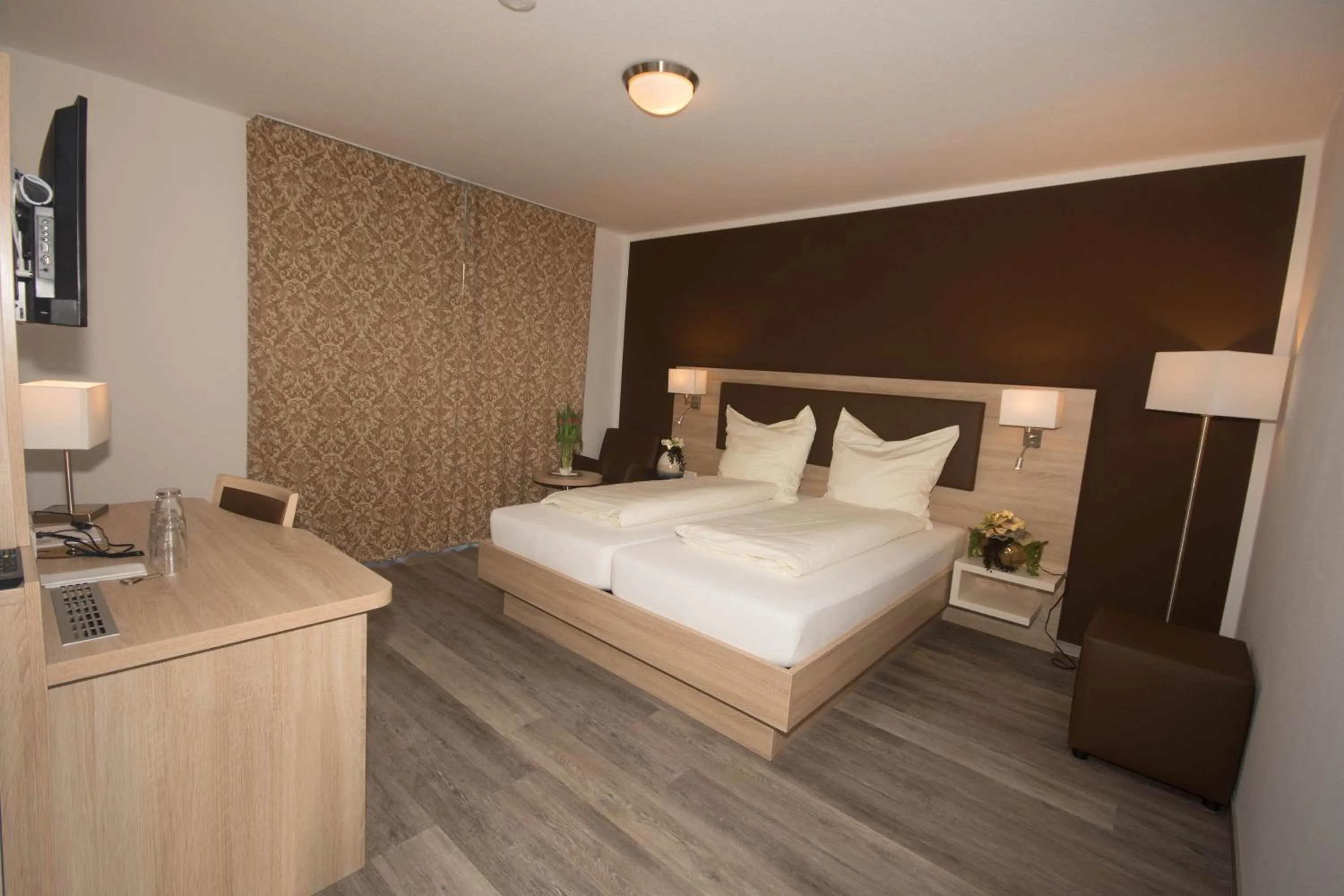 Photo of the whole room, Bed in Hotel Sonne am Meer