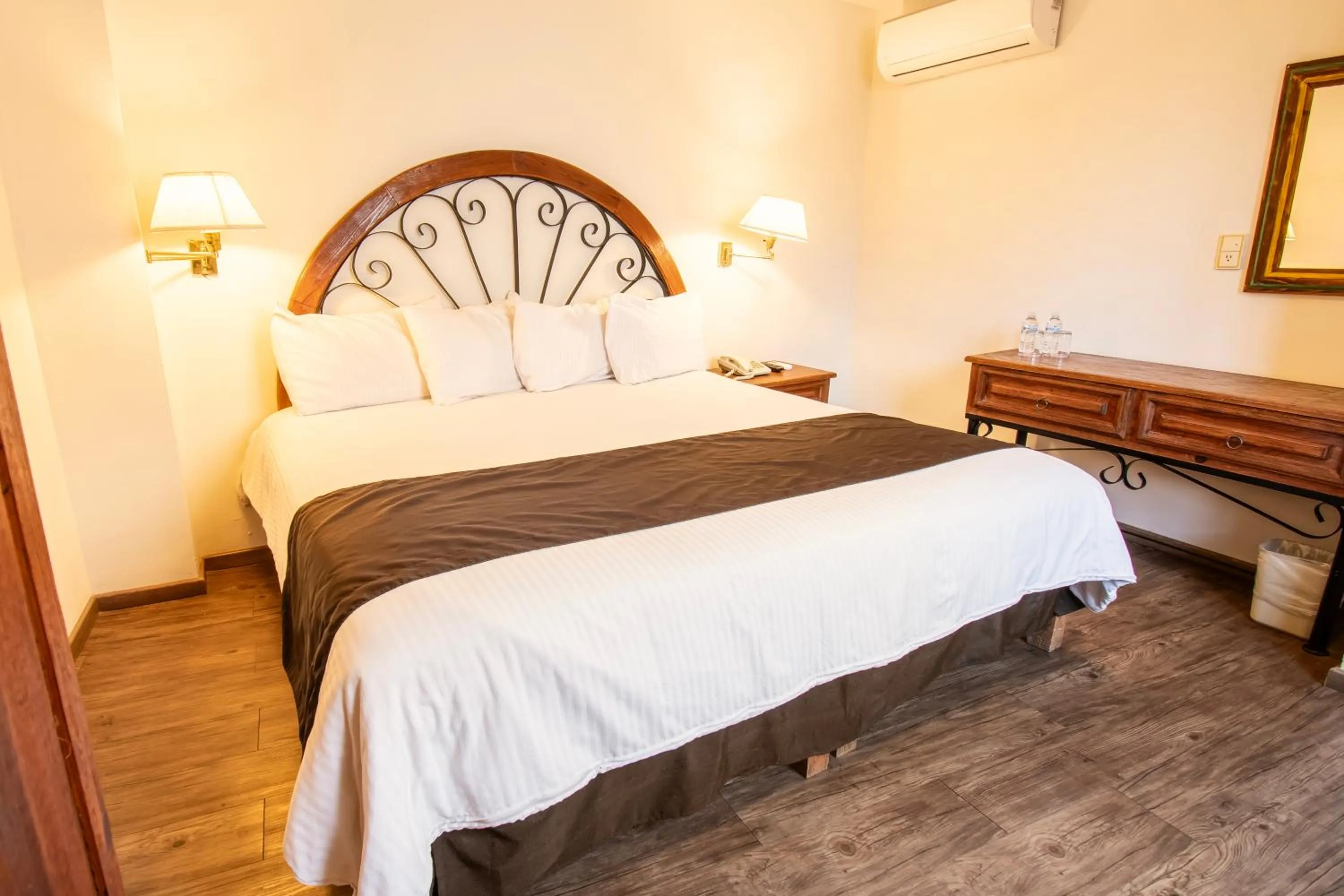 Bedroom, Bed in Hotel Argento Zacatecas