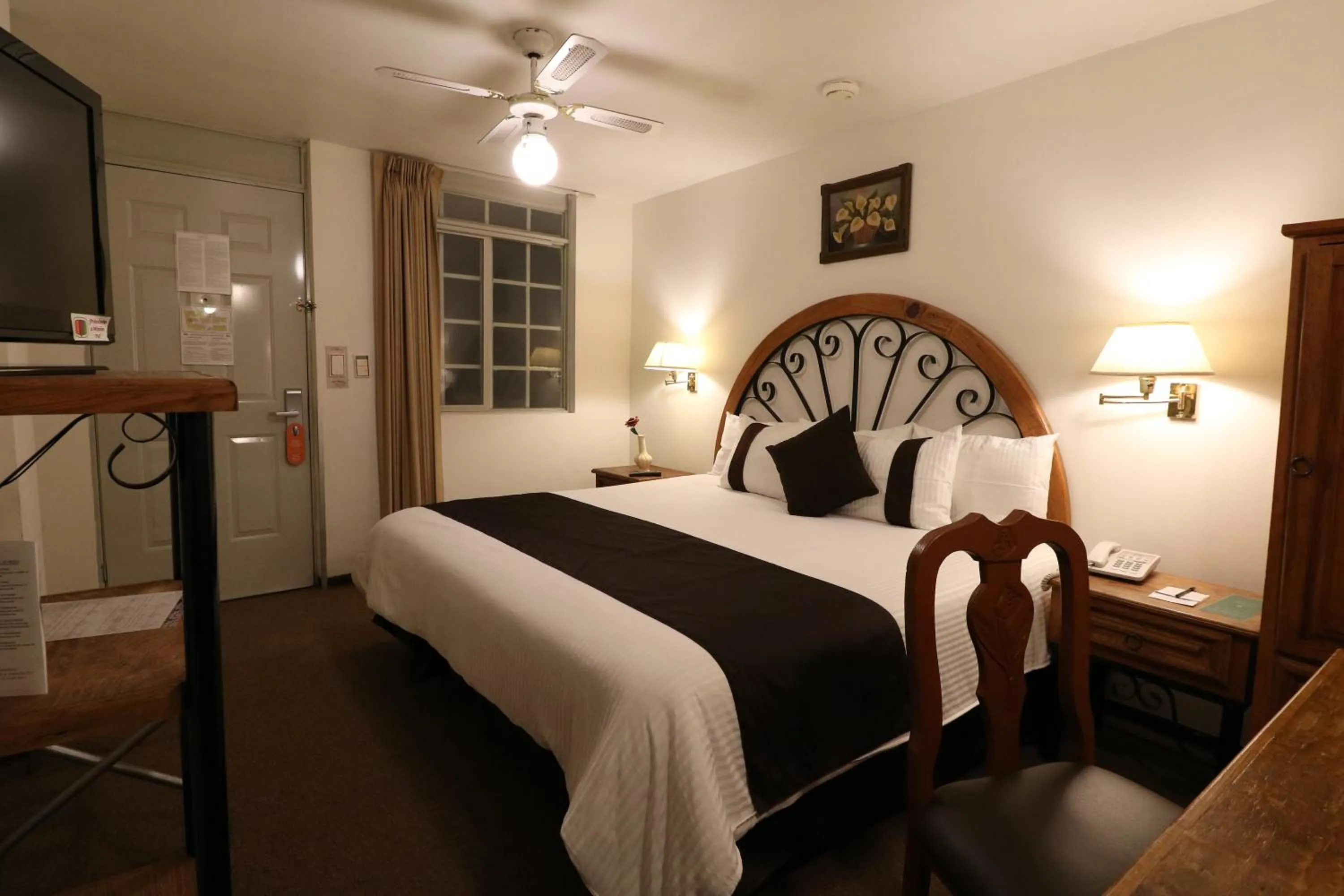 Bedroom, Bed in Hotel Argento Zacatecas