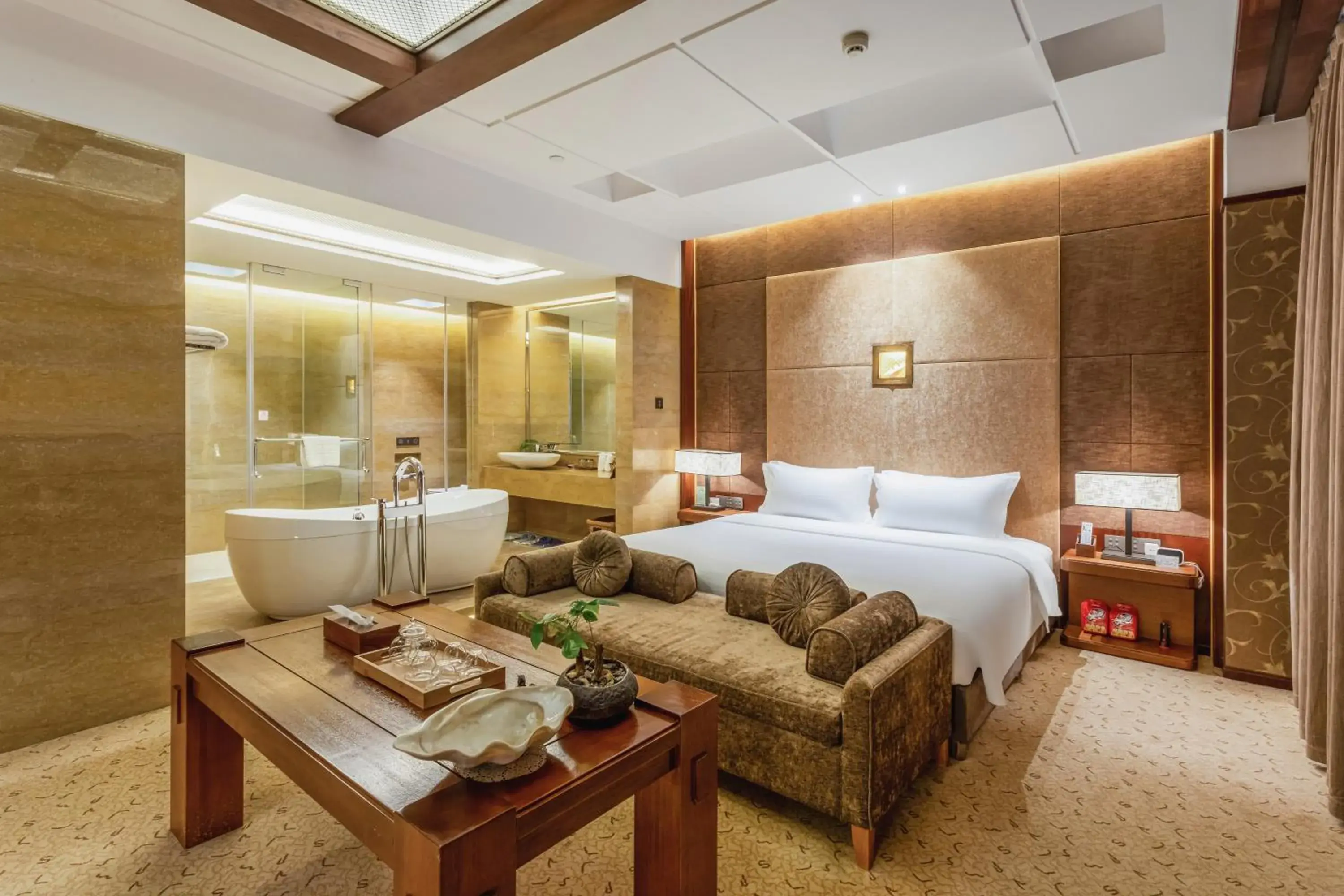 Deluxe King Room - single occupancy in Chongqing Jiayu Emperor Hotel Deluxe King Room - single occupancy in Chongqing Jiayu Emperor Hotel