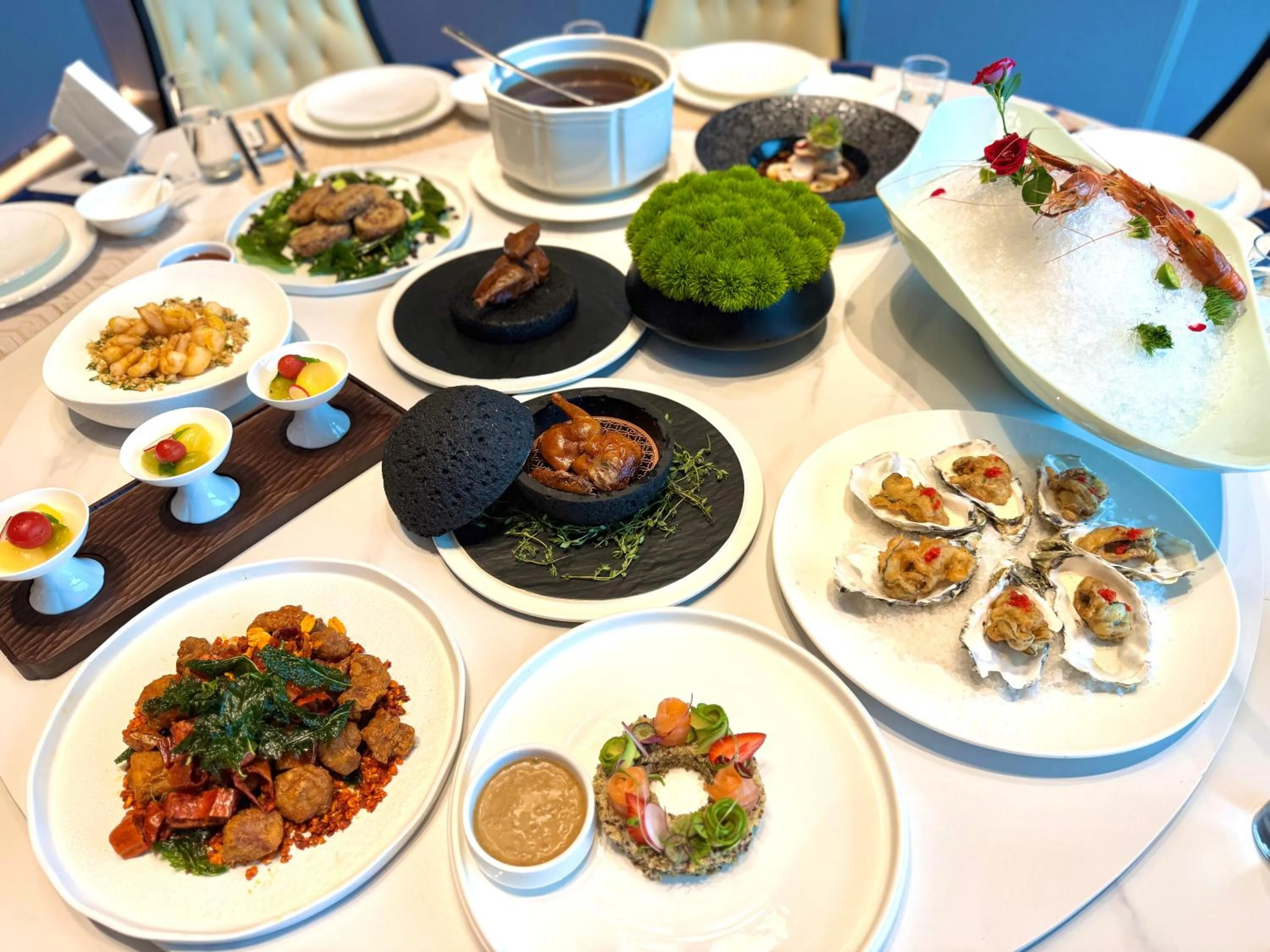 Restaurant/places to eat in Chongqing Jiayu Emperor Hotel