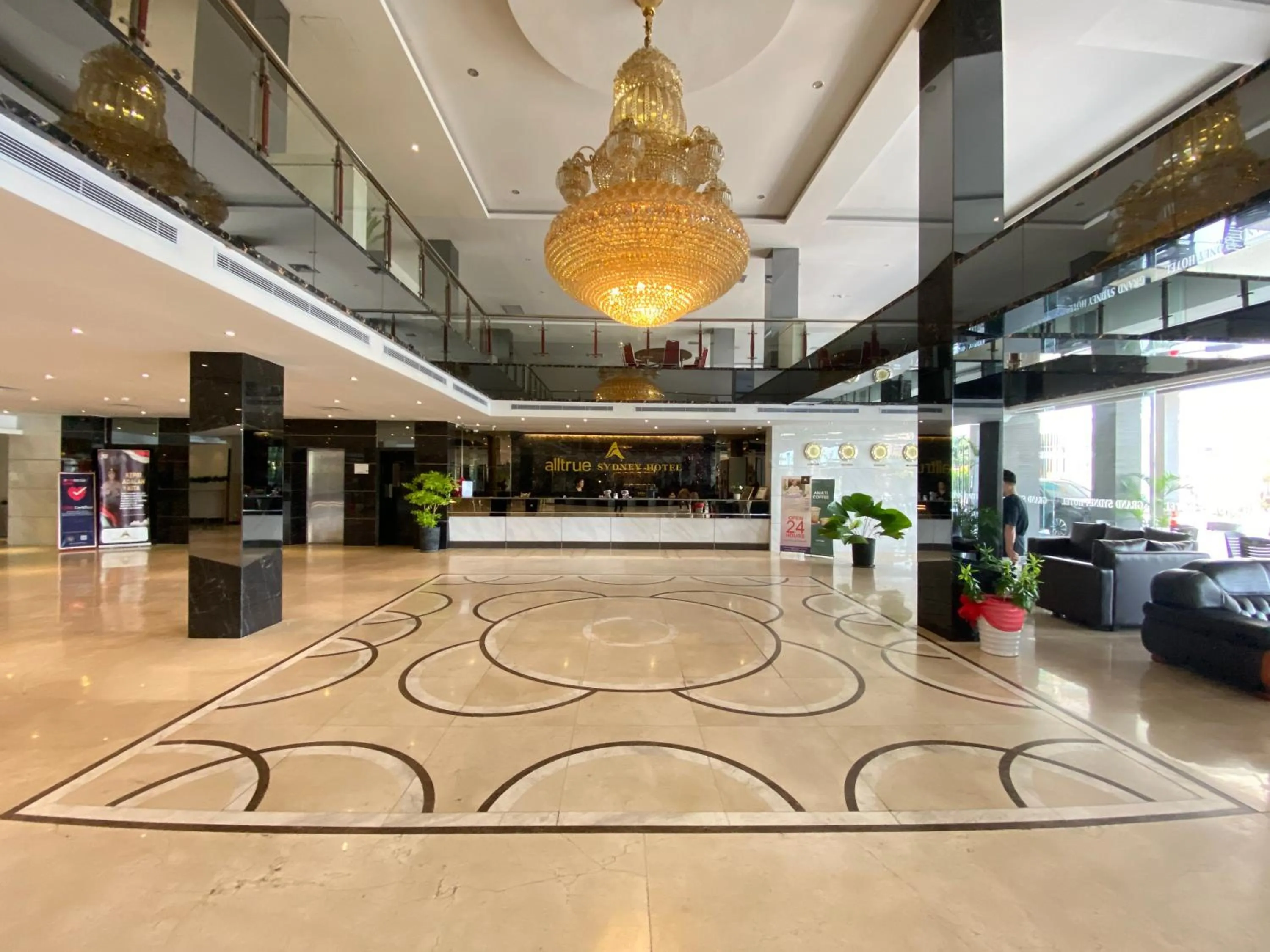 Lobby or reception in Alltrue Sydney Hotel Batam Center