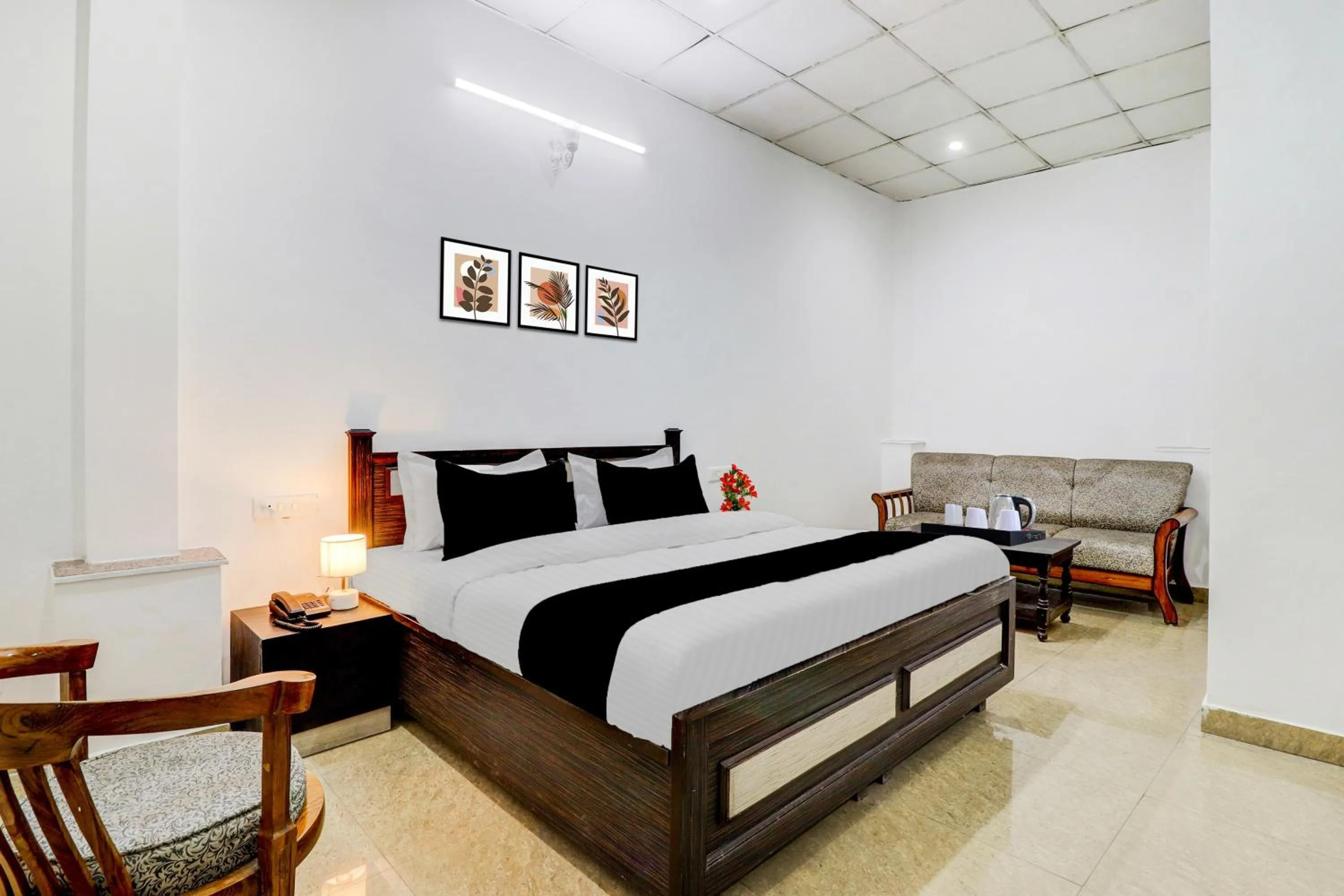 Super Hotel O Dehradun Central Railway Junction Formerly Bhagwan Guest House