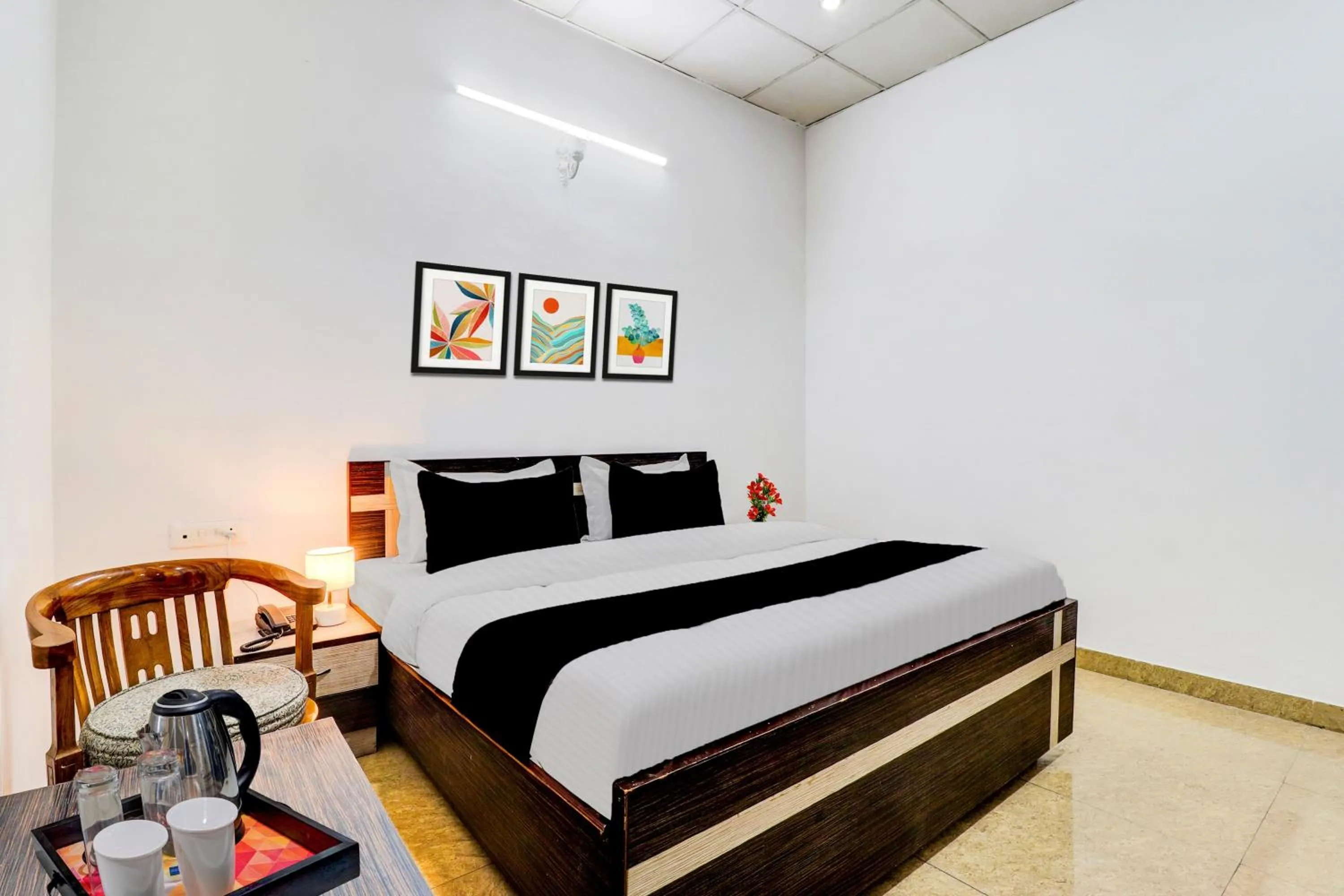 Standard Double Room - single occupancy in Super Hotel O Dehradun Central Railway Junction Formerly Bhagwan Guest House