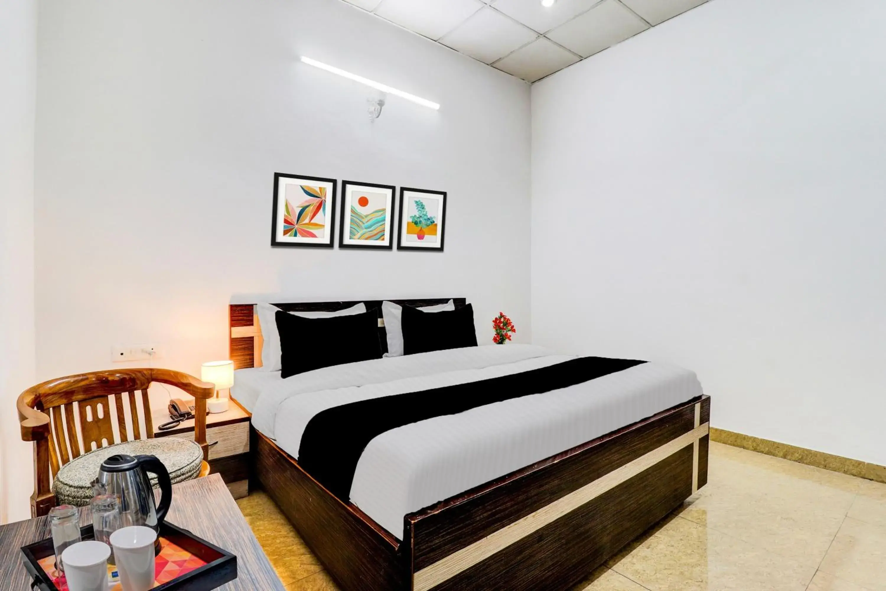 Standard Double Room - single occupancy in Super Hotel O Dehradun Central Railway Junction Formerly Bhagwan Guest House Standard Double Room - single occupancy in Super Hotel O Dehradun Central Railway Junction Formerly Bhagwan Guest House