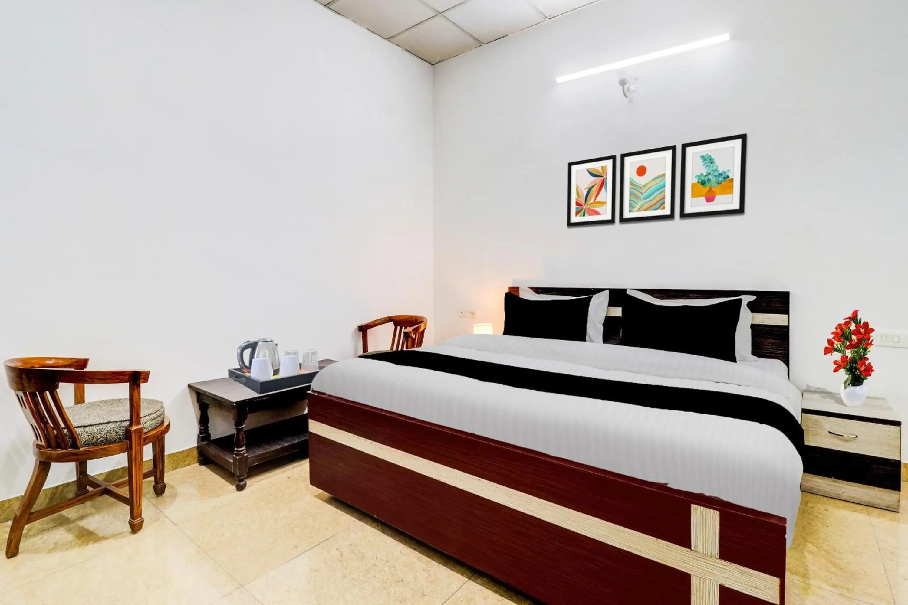 Standard Double Room - single occupancy in Super Hotel O Dehradun Central Railway Junction Formerly Bhagwan Guest House Standard Double Room - single occupancy in Super Hotel O Dehradun Central Railway Junction Formerly Bhagwan Guest House