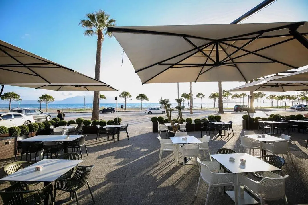 Restaurant/places to eat in Hotel Primavera