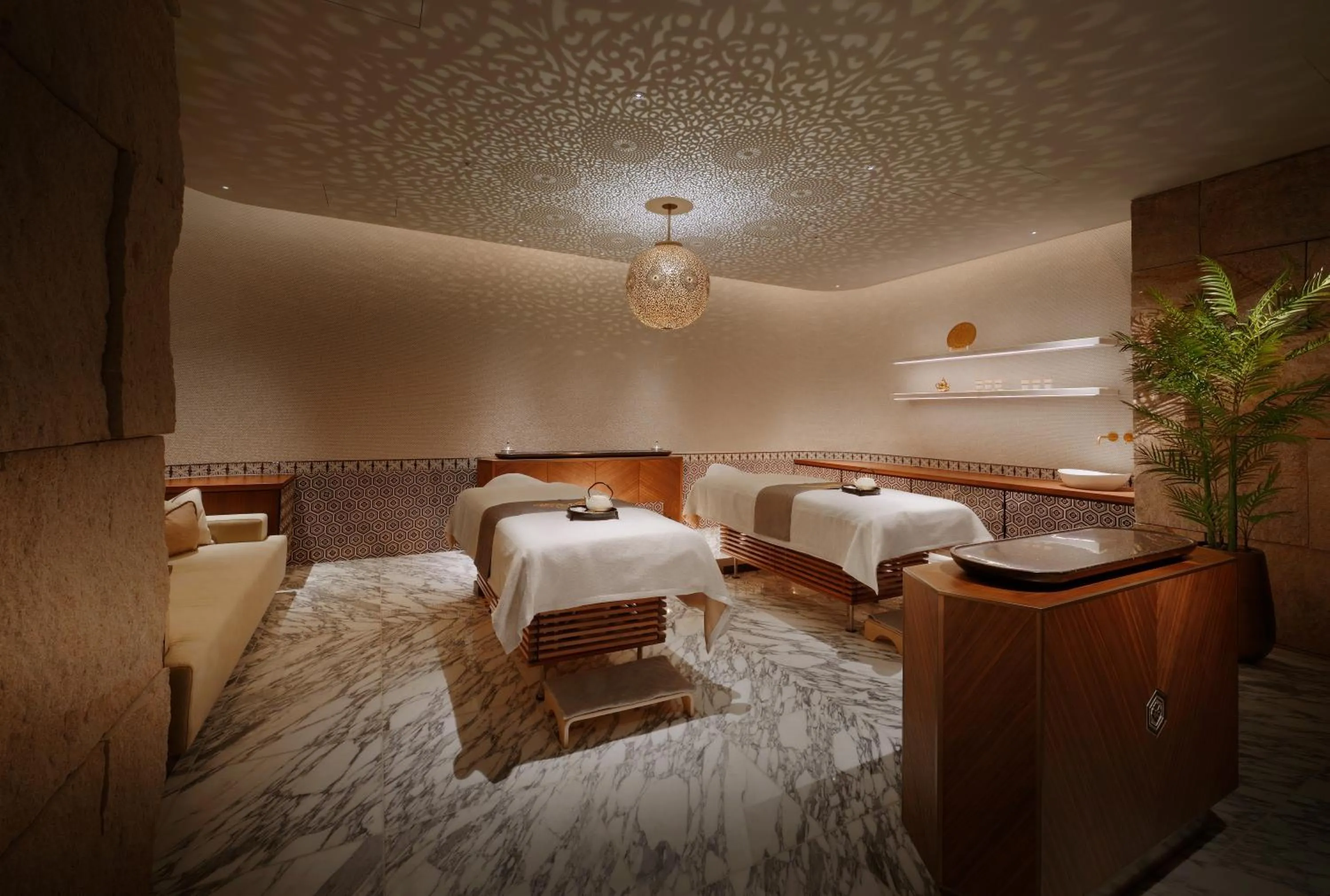 Spa and wellness centre/facilities, Bed in Espacio Nagoya Castle