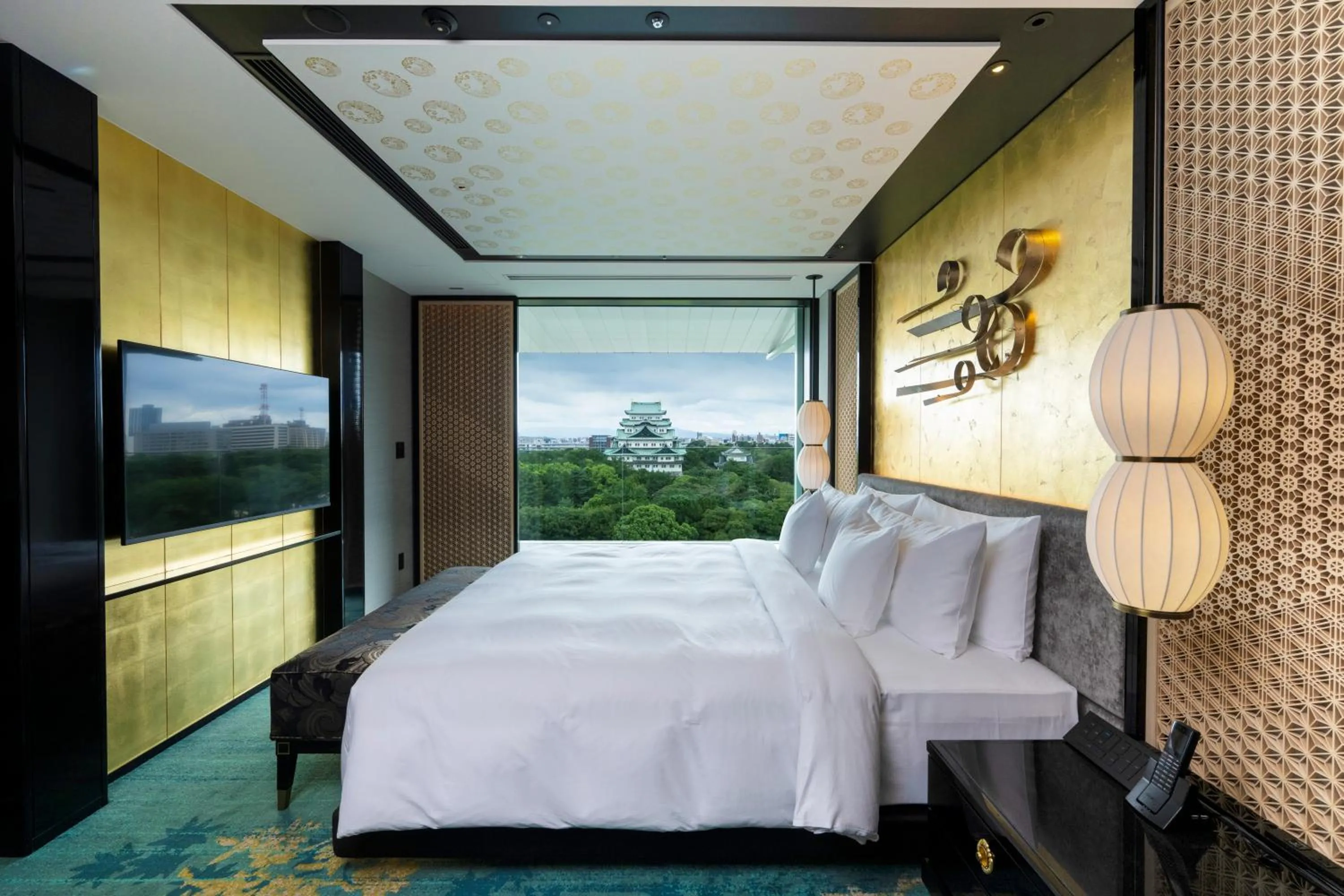 Photo of the whole room, Bed in Espacio Nagoya Castle