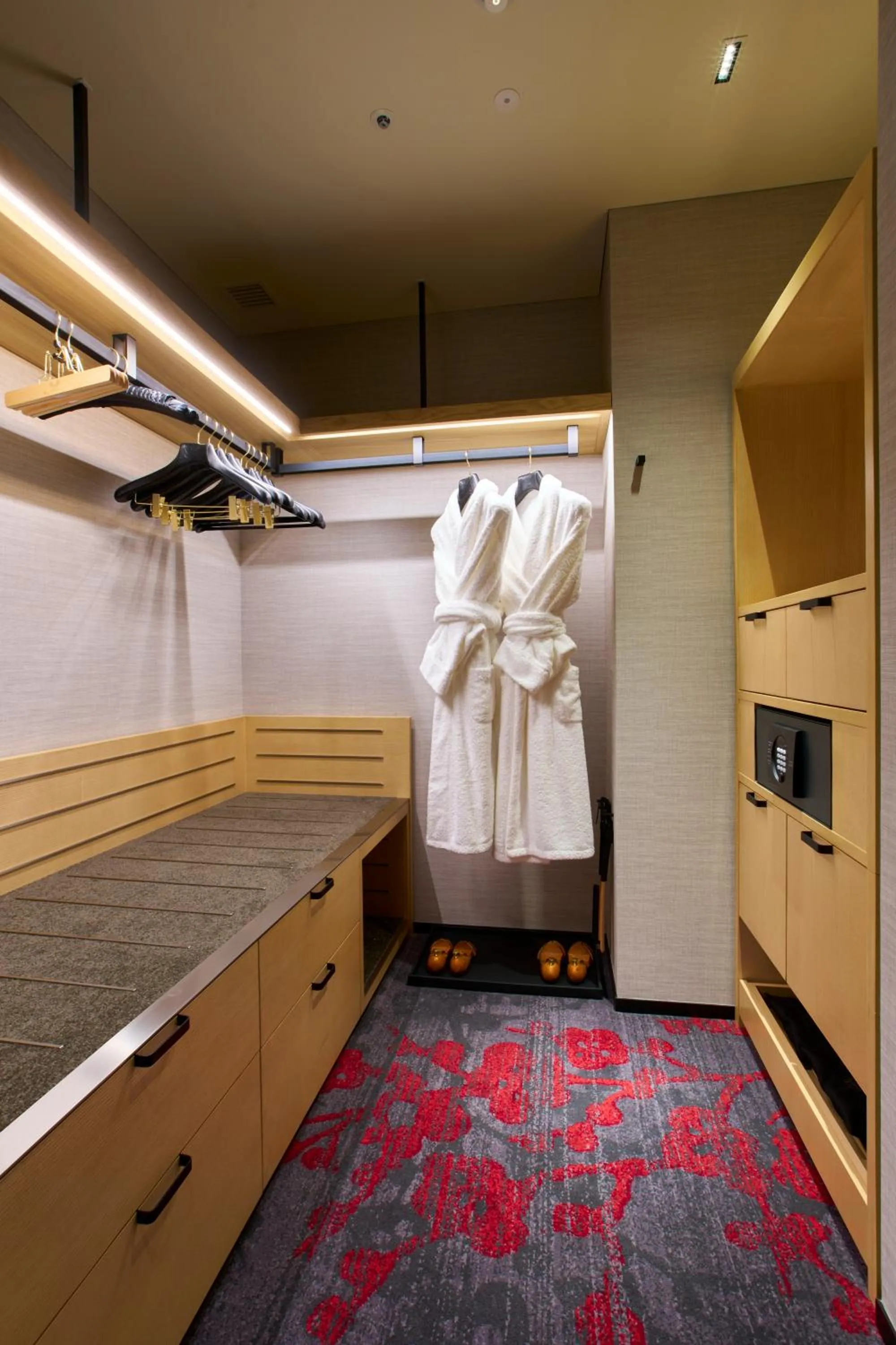 Photo of the whole room, Bed in Espacio Nagoya Castle
