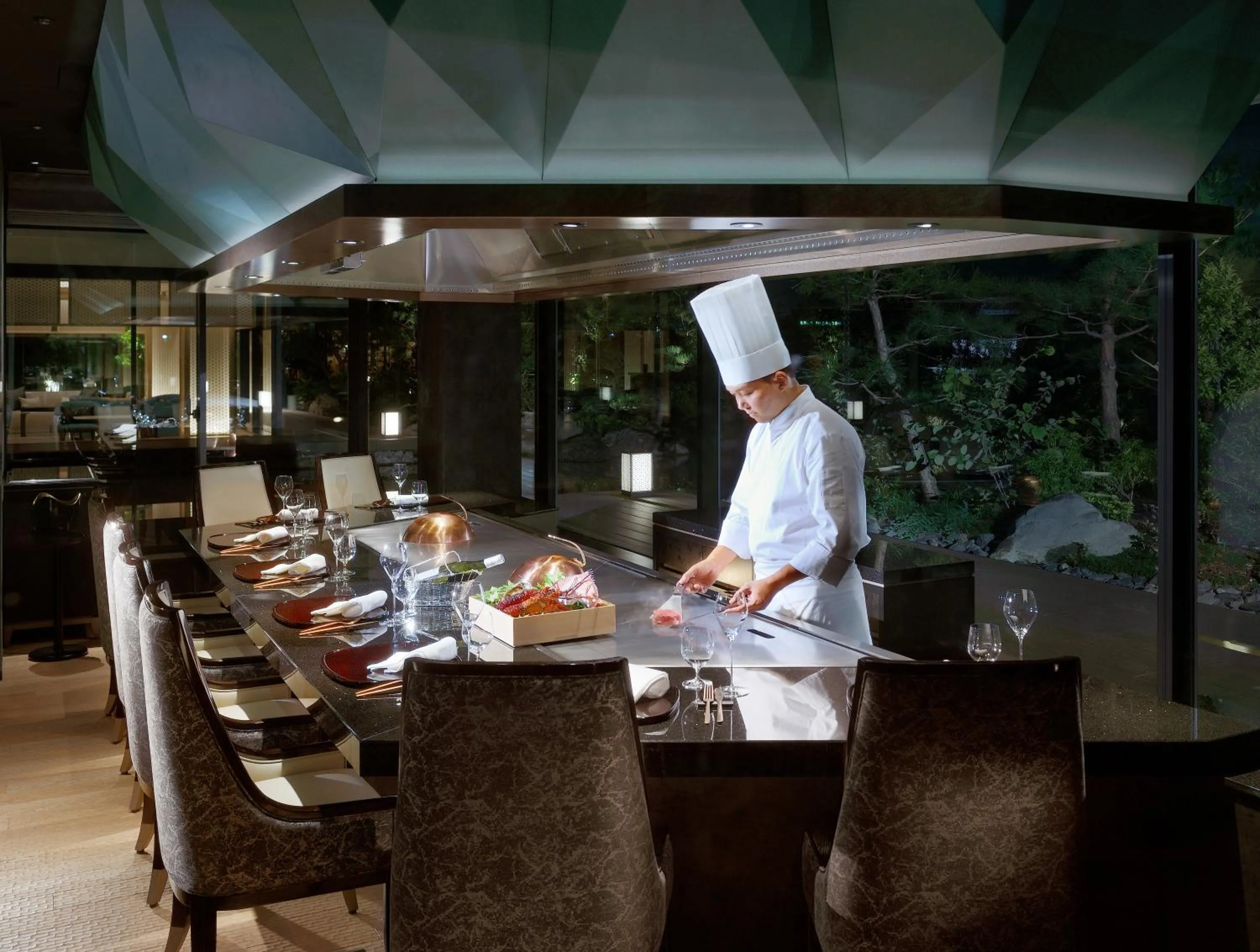 Restaurant/places to eat in Espacio Nagoya Castle