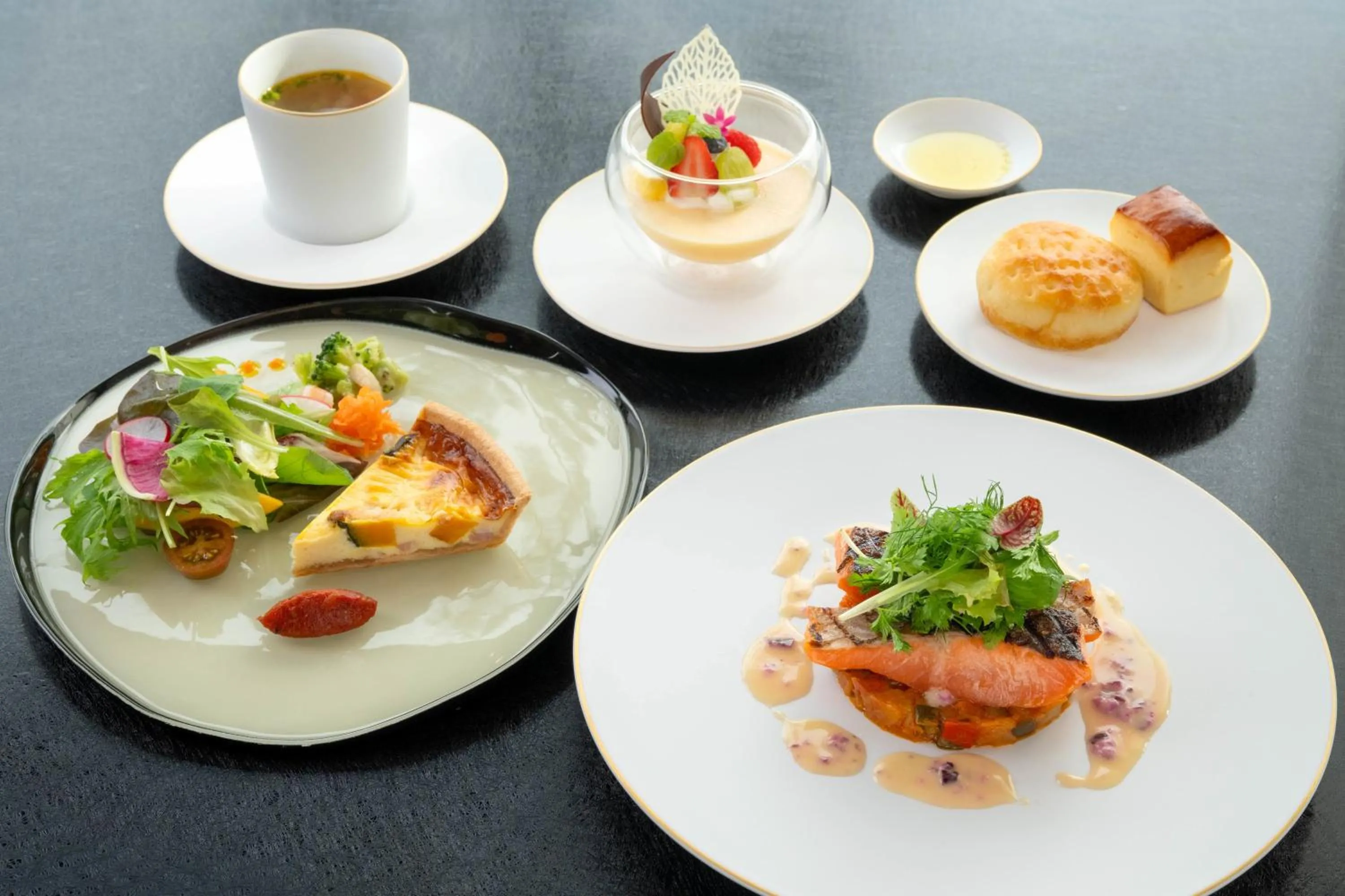 Restaurant/places to eat in Espacio Nagoya Castle