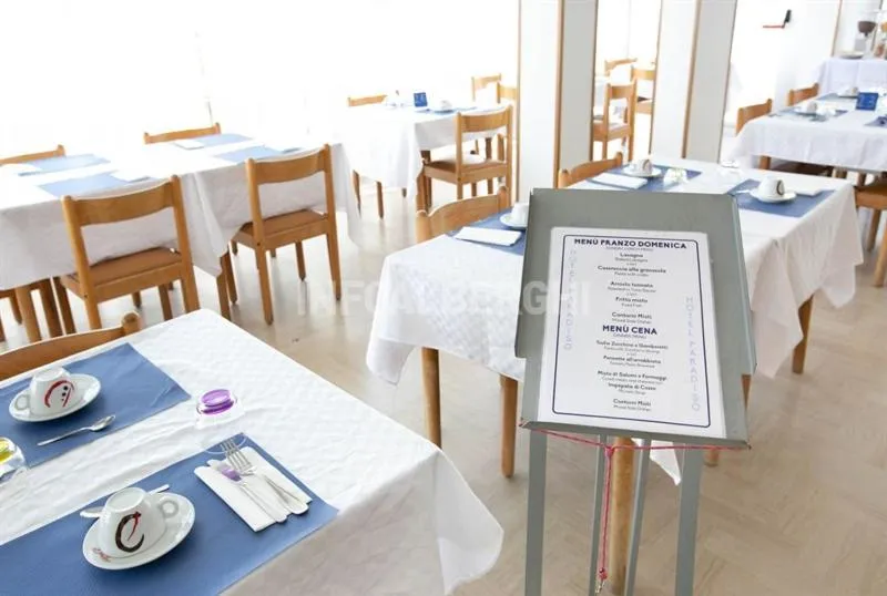 Restaurant/places to eat in Hotel Paradiso