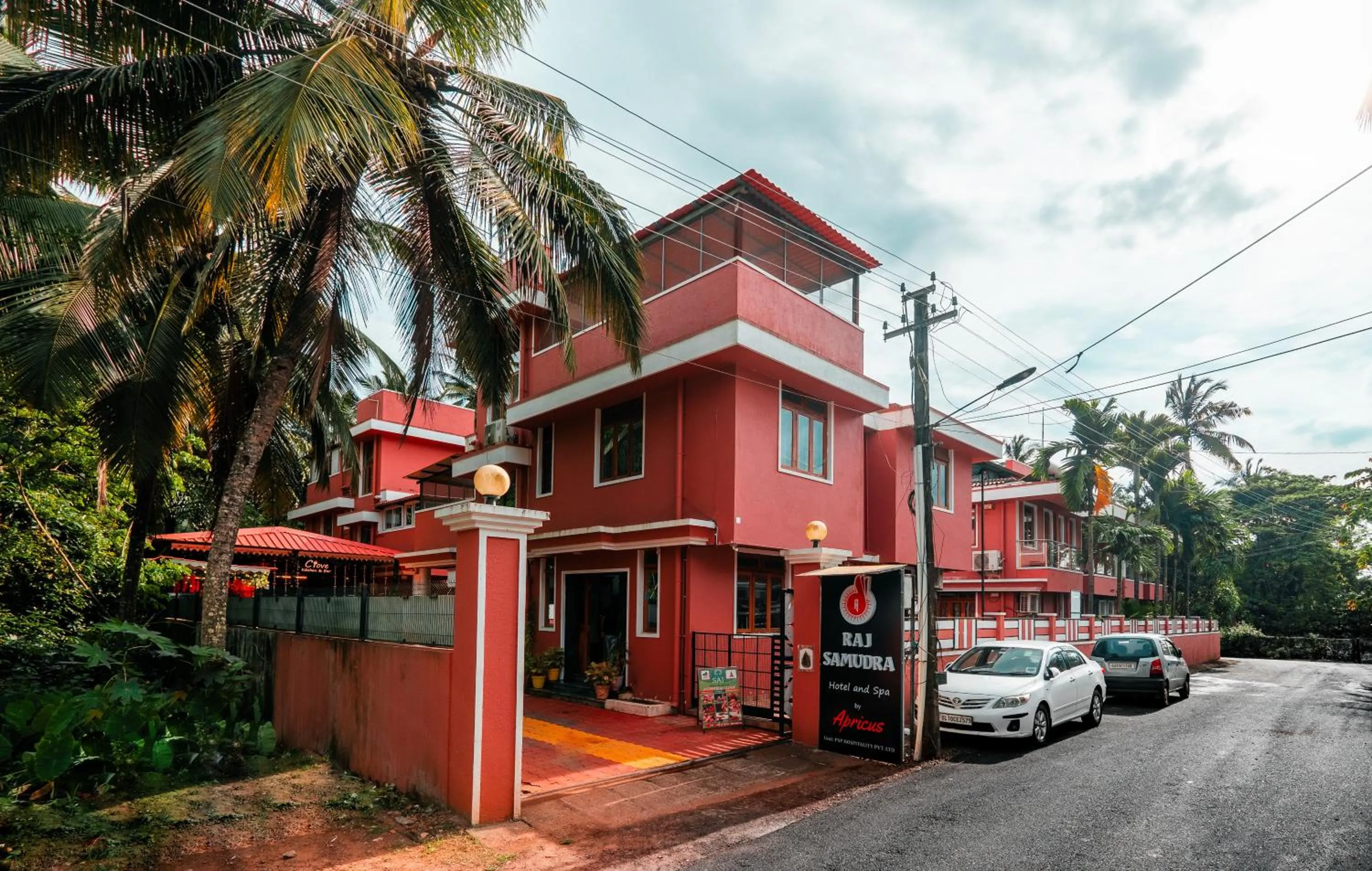 Facade/entrance in Raj Samudra Hotel and Spa