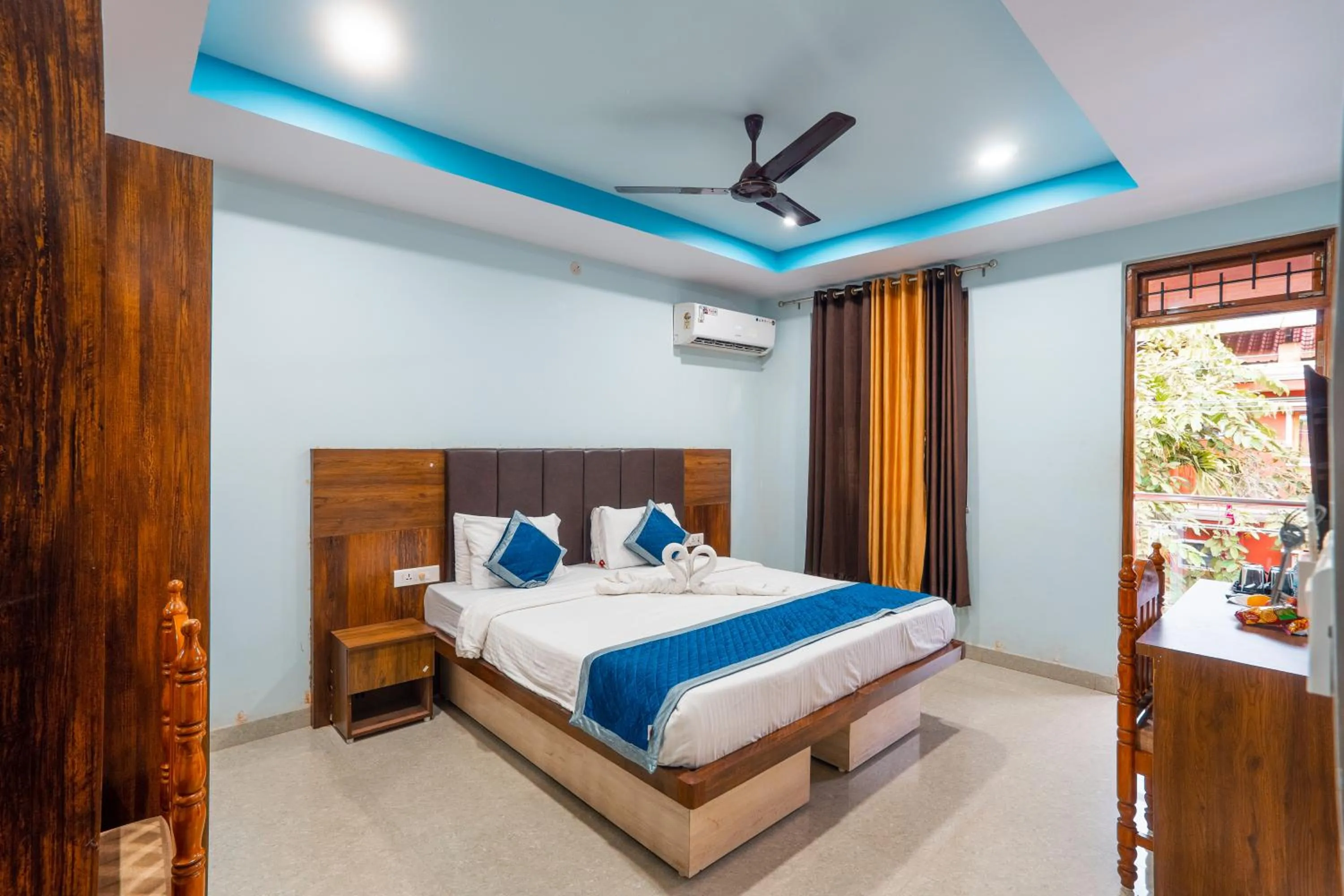 Bedroom, Bed in Raj Samudra Hotel and Spa