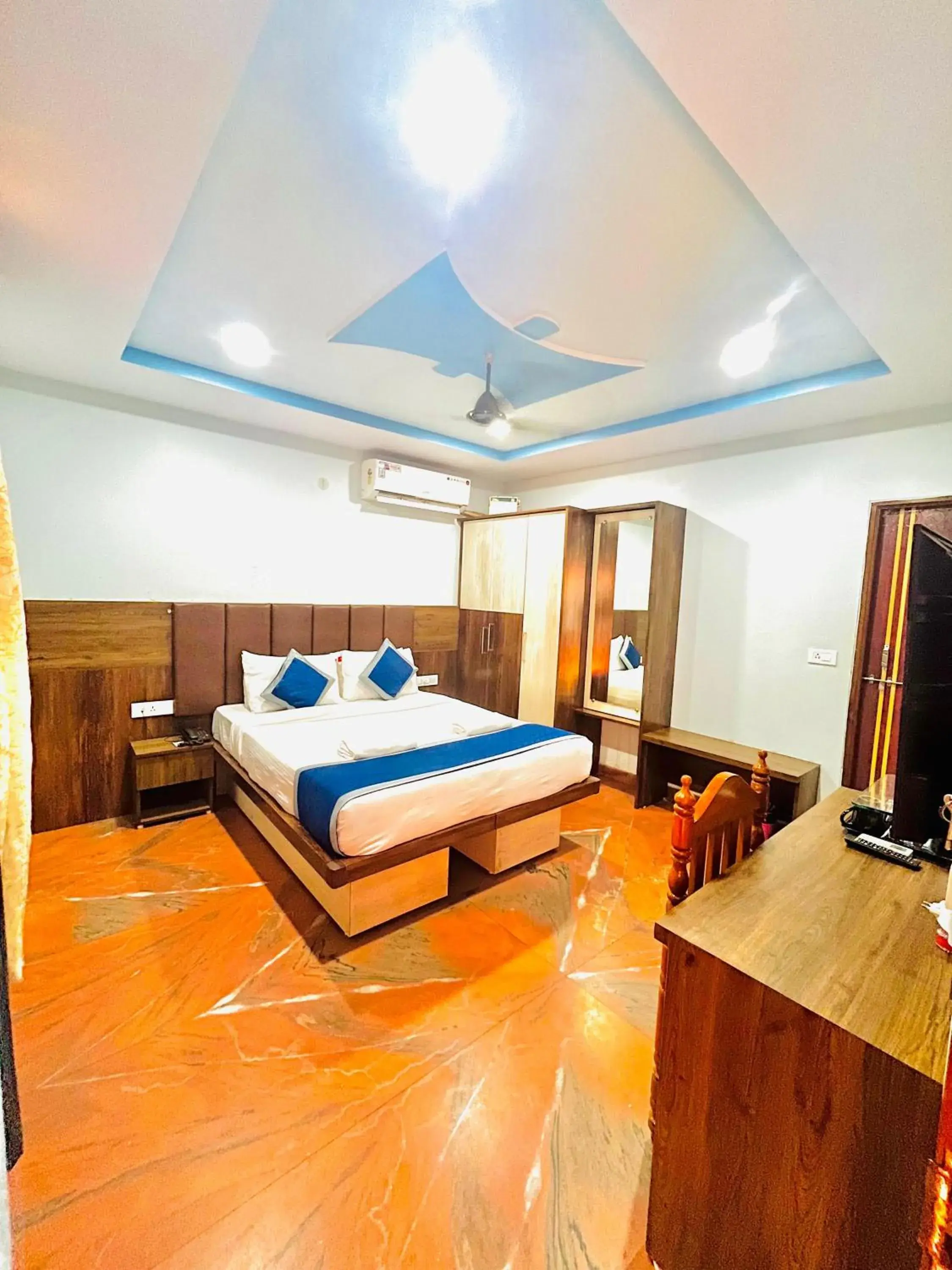 Deluxe Double Room in Raj Samudra Hotel and Spa Deluxe Double Room in Raj Samudra Hotel and Spa