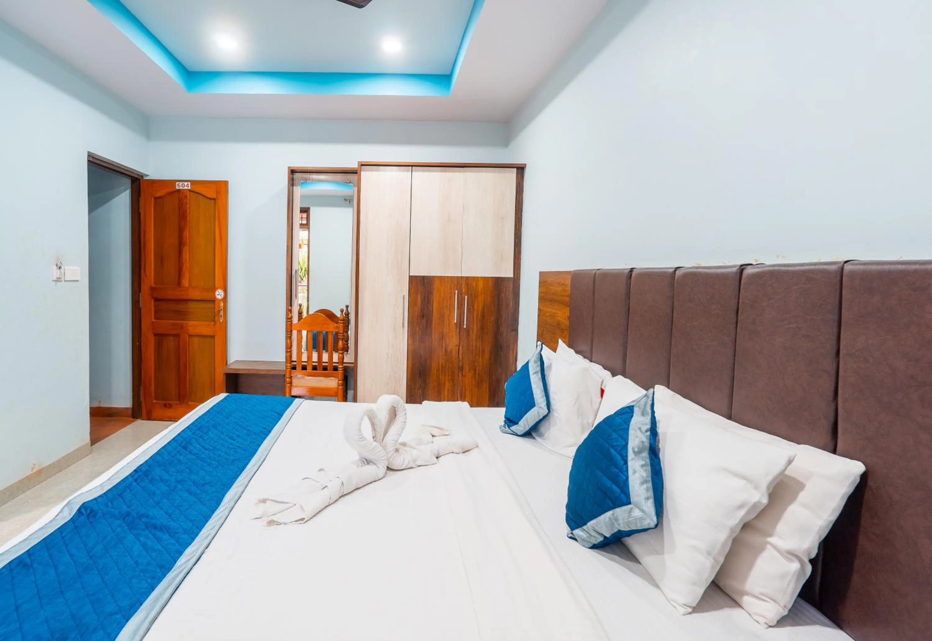 wardrobe, Bed in Raj Samudra Hotel and Spa