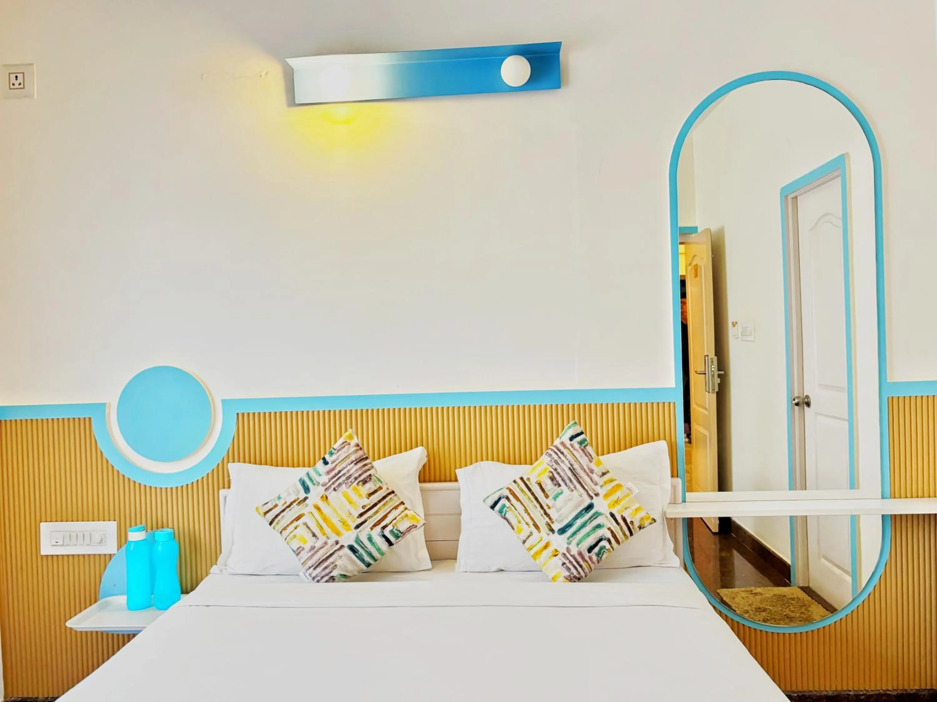 Bed in Mystic Felicity Inn