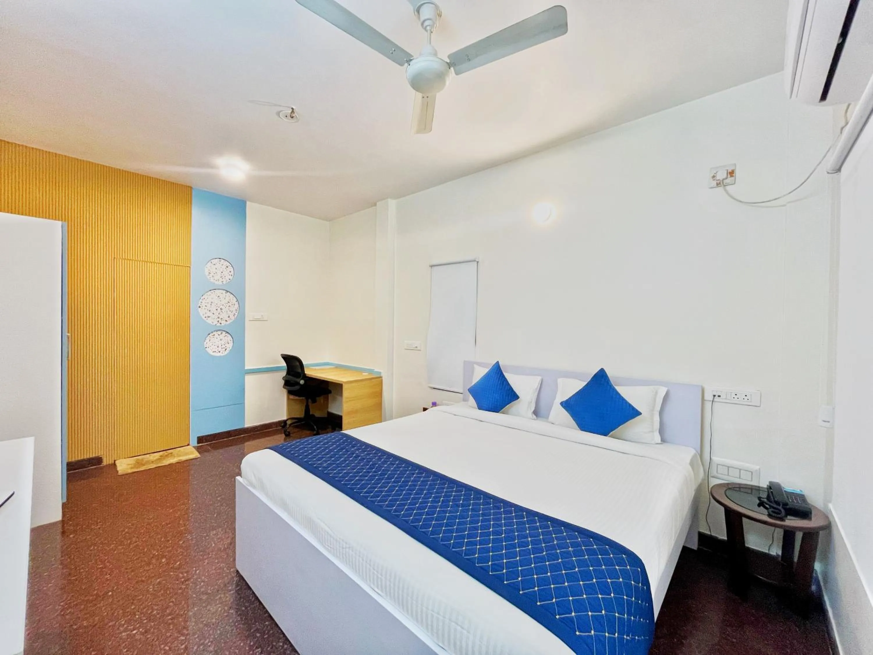 Bed in Mystic Felicity Inn