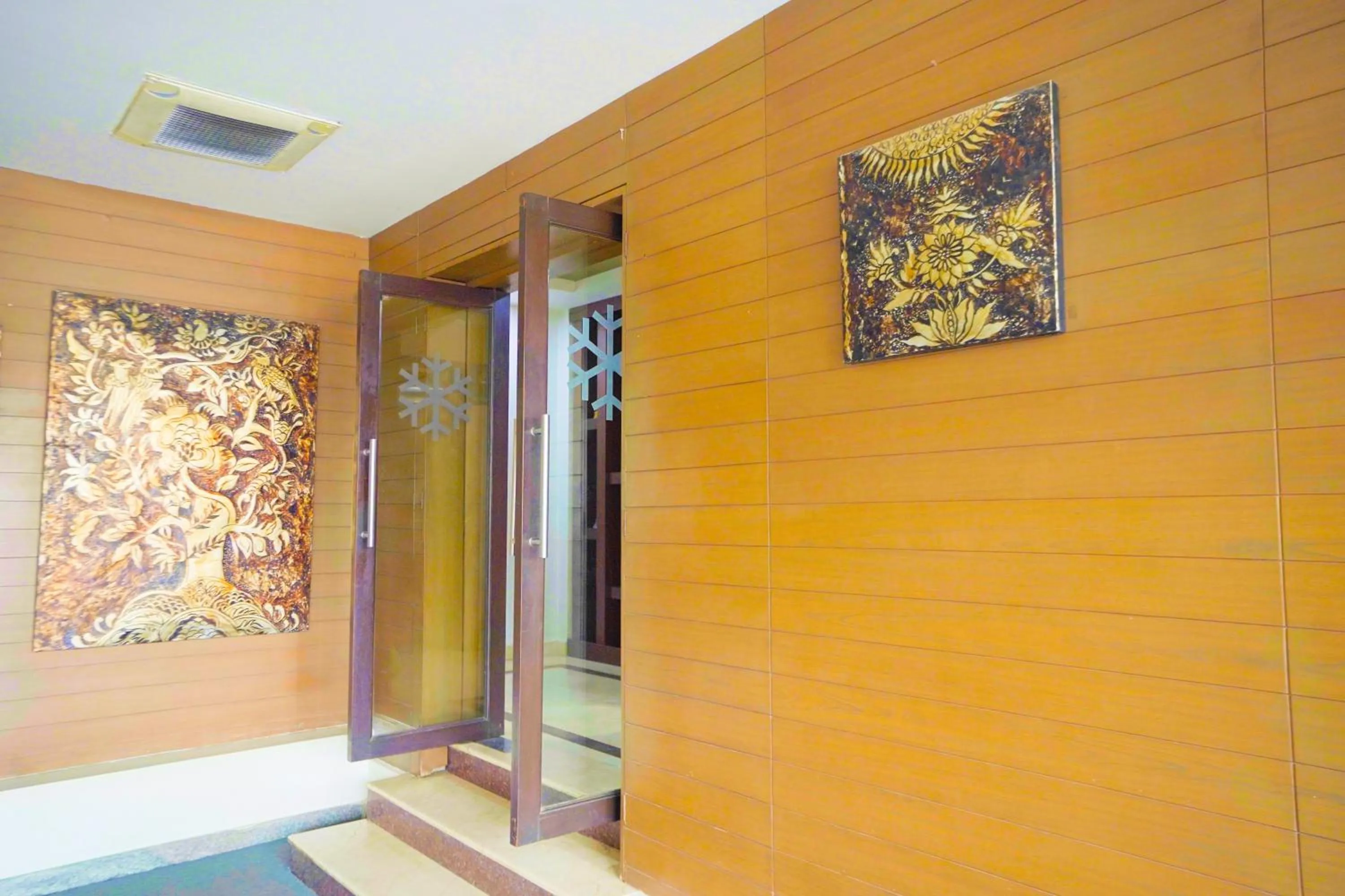 Property building in Mystic Felicity Inn