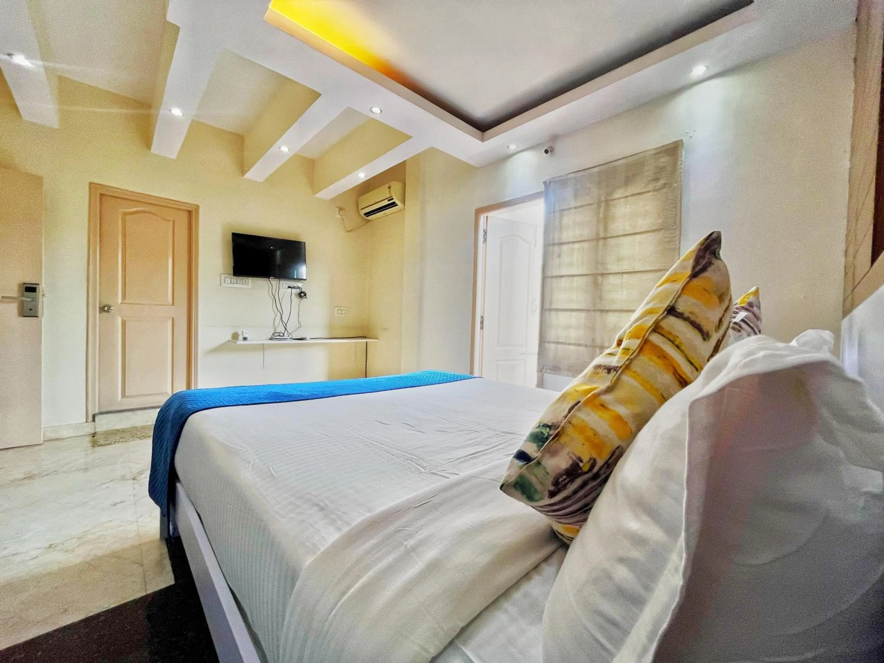 Bed in Mystic Felicity Inn