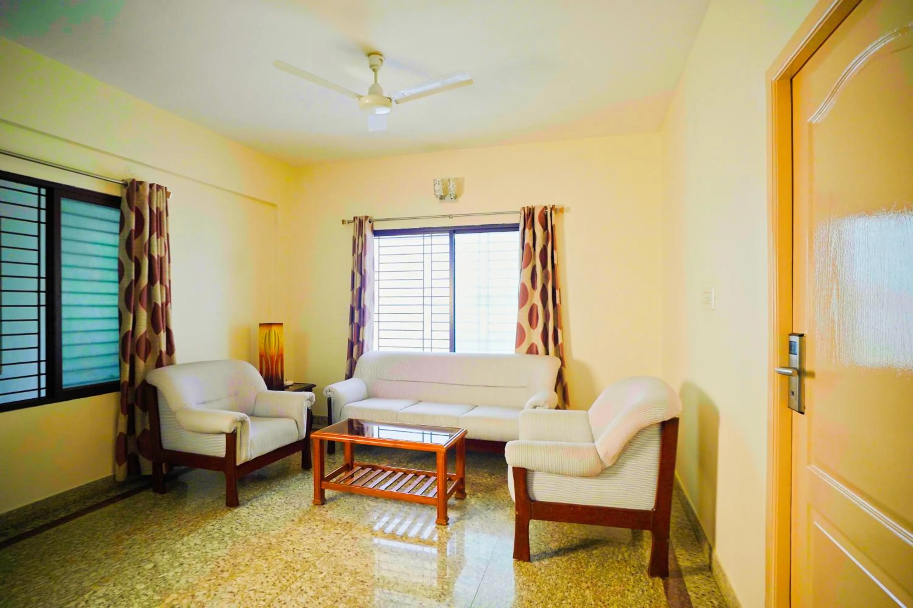 Living room in Mystic Felicity Inn