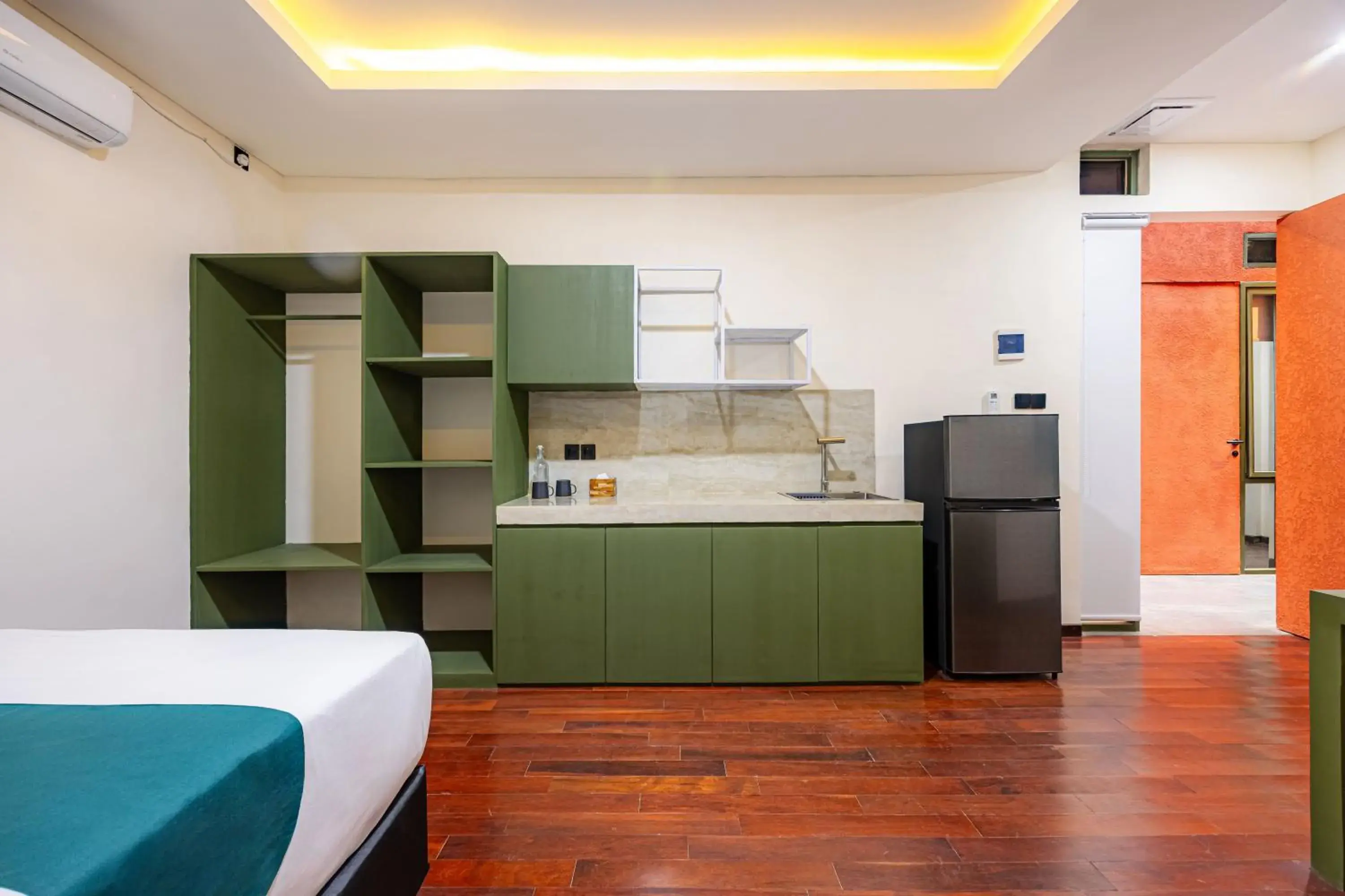 Bedroom, Bed in Cove The Cave Bedroom, Bed in Cove The Cave