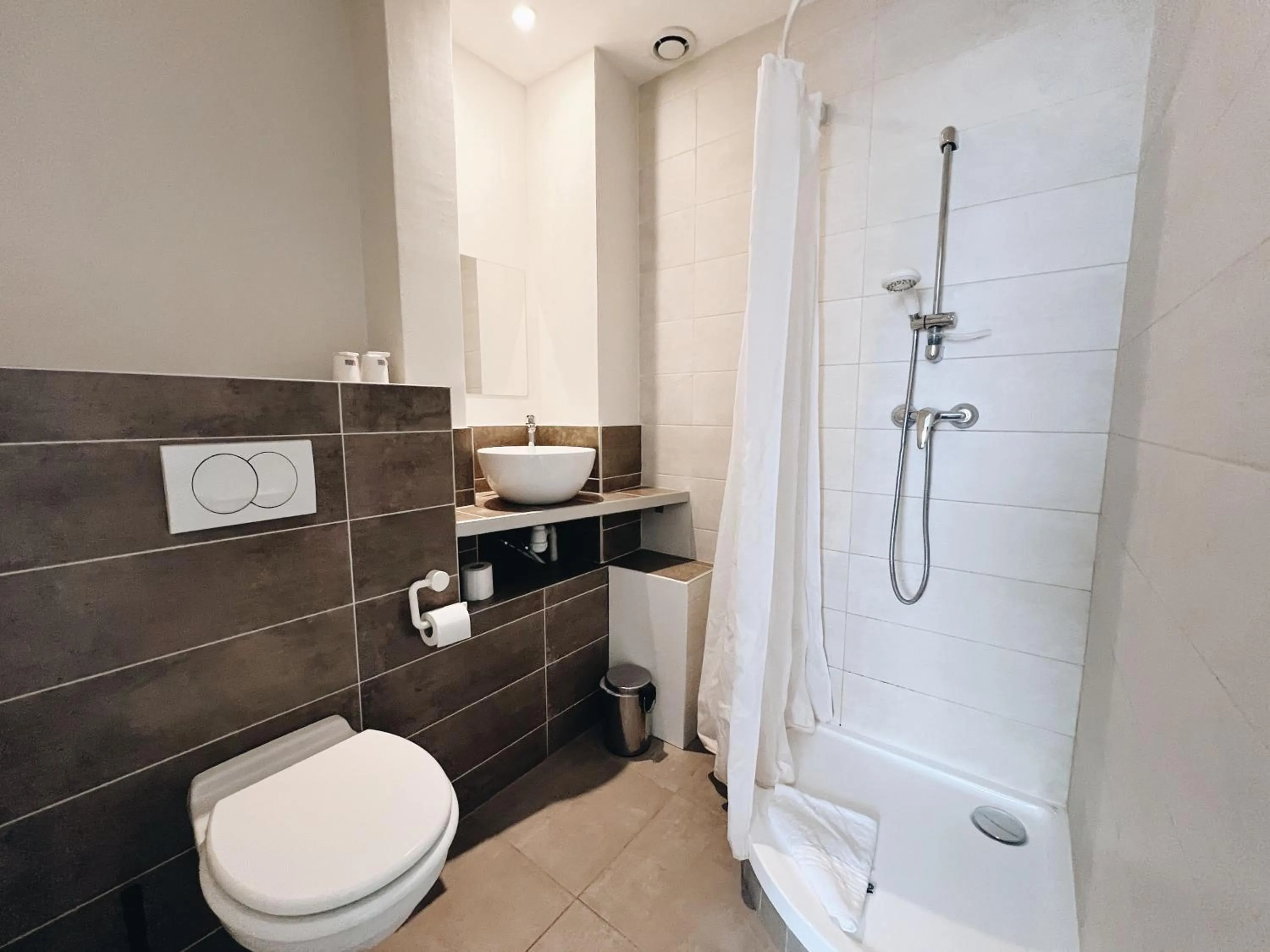 Double Room in Logis Hôtel Nova RENOVE - Villefranche sur Saône