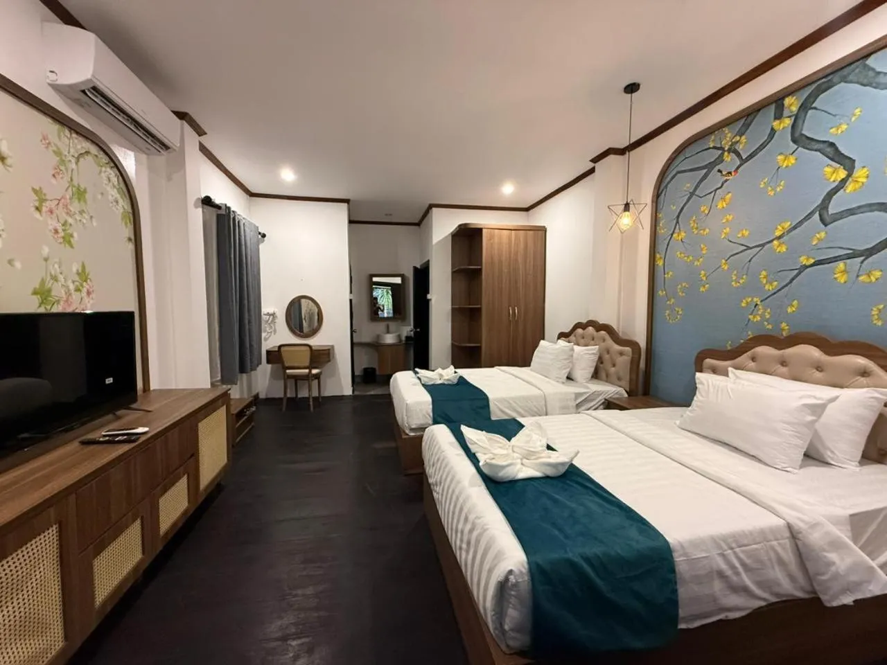 Bedroom, Bed in Vangvieng Night Market Resort
