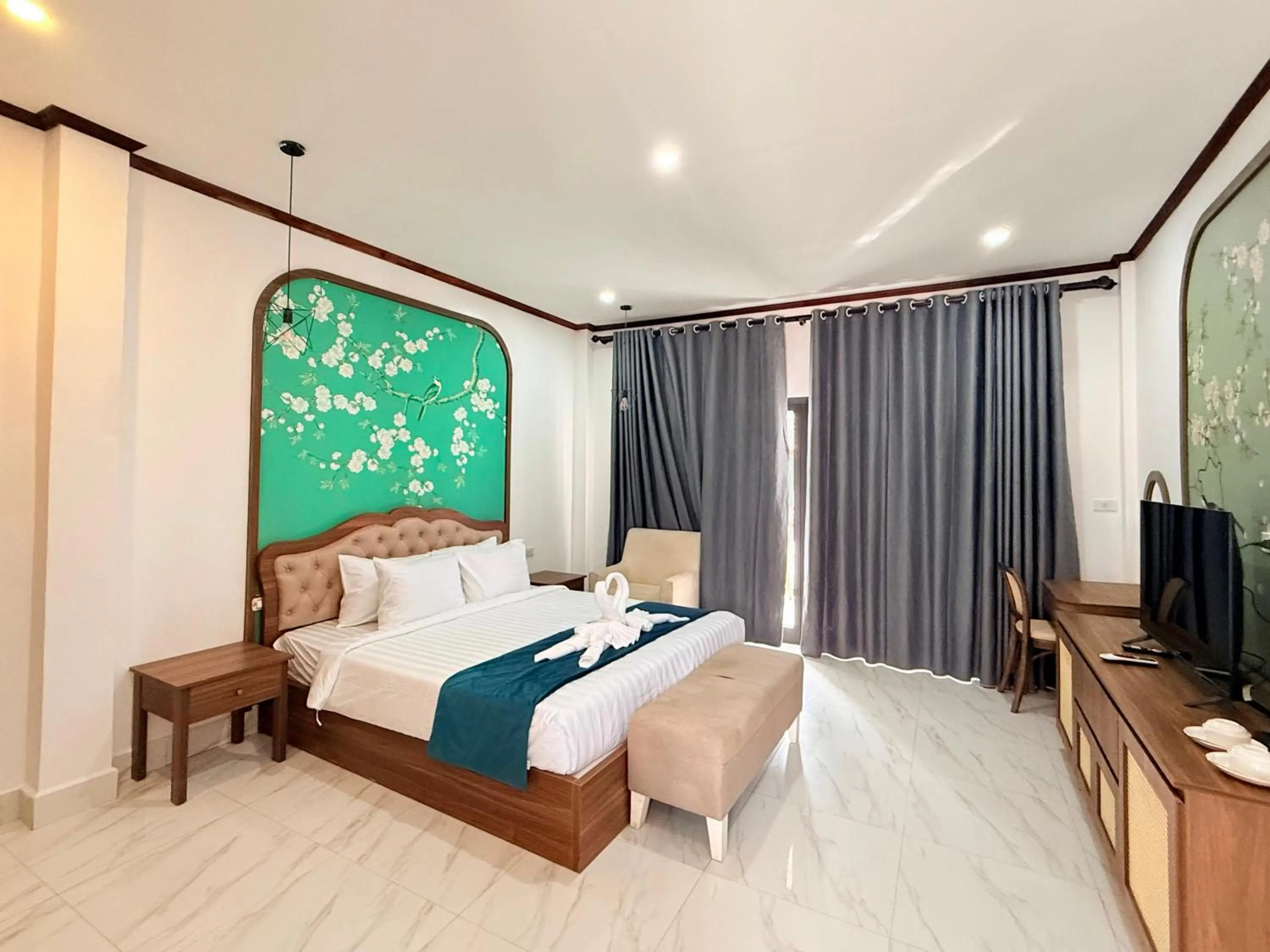 Bed in Vangvieng Night Market Resort