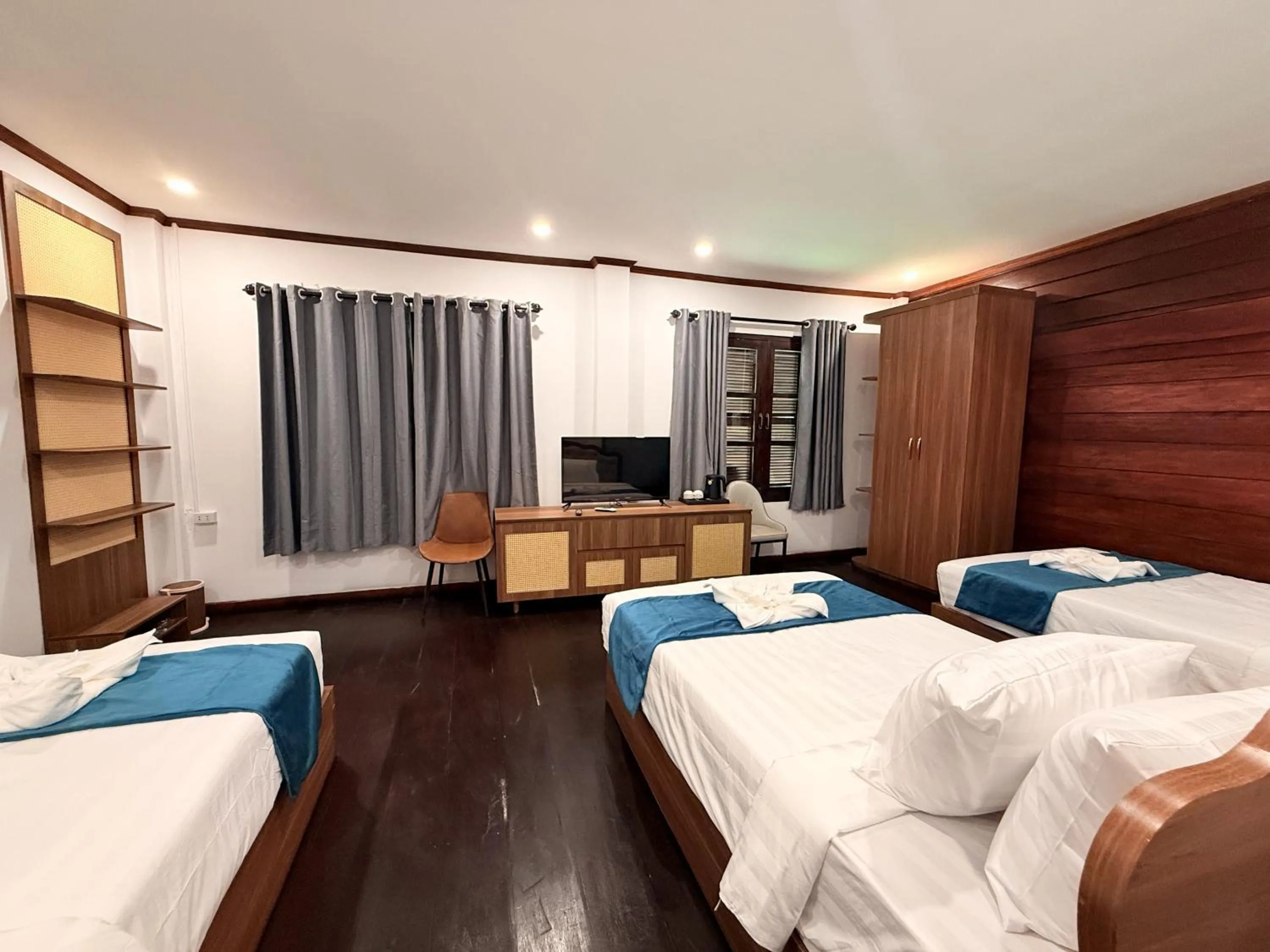 Bed in Vangvieng Night Market Resort