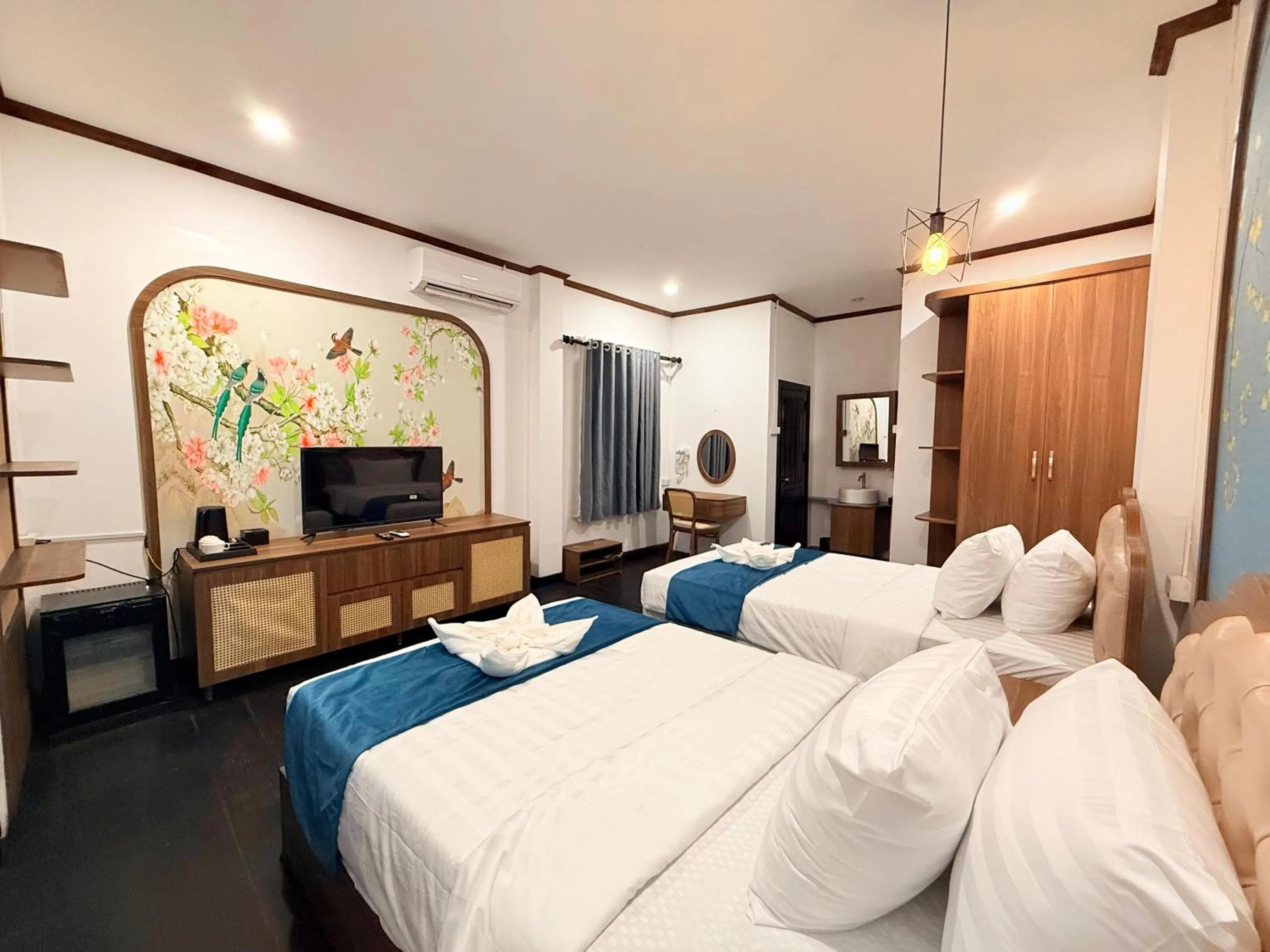 Bed in Vangvieng Night Market Resort