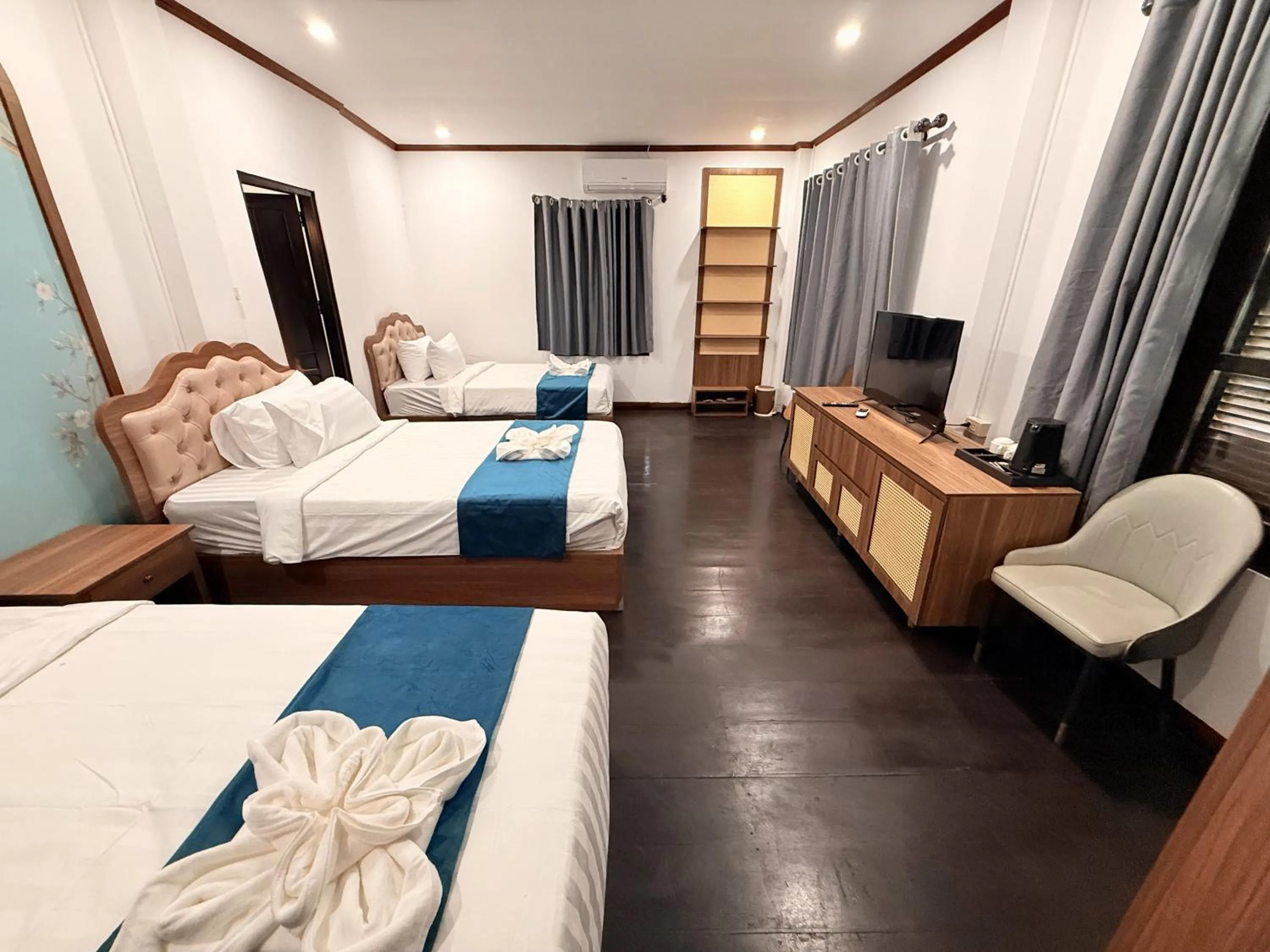 Bed in Vangvieng Night Market Resort
