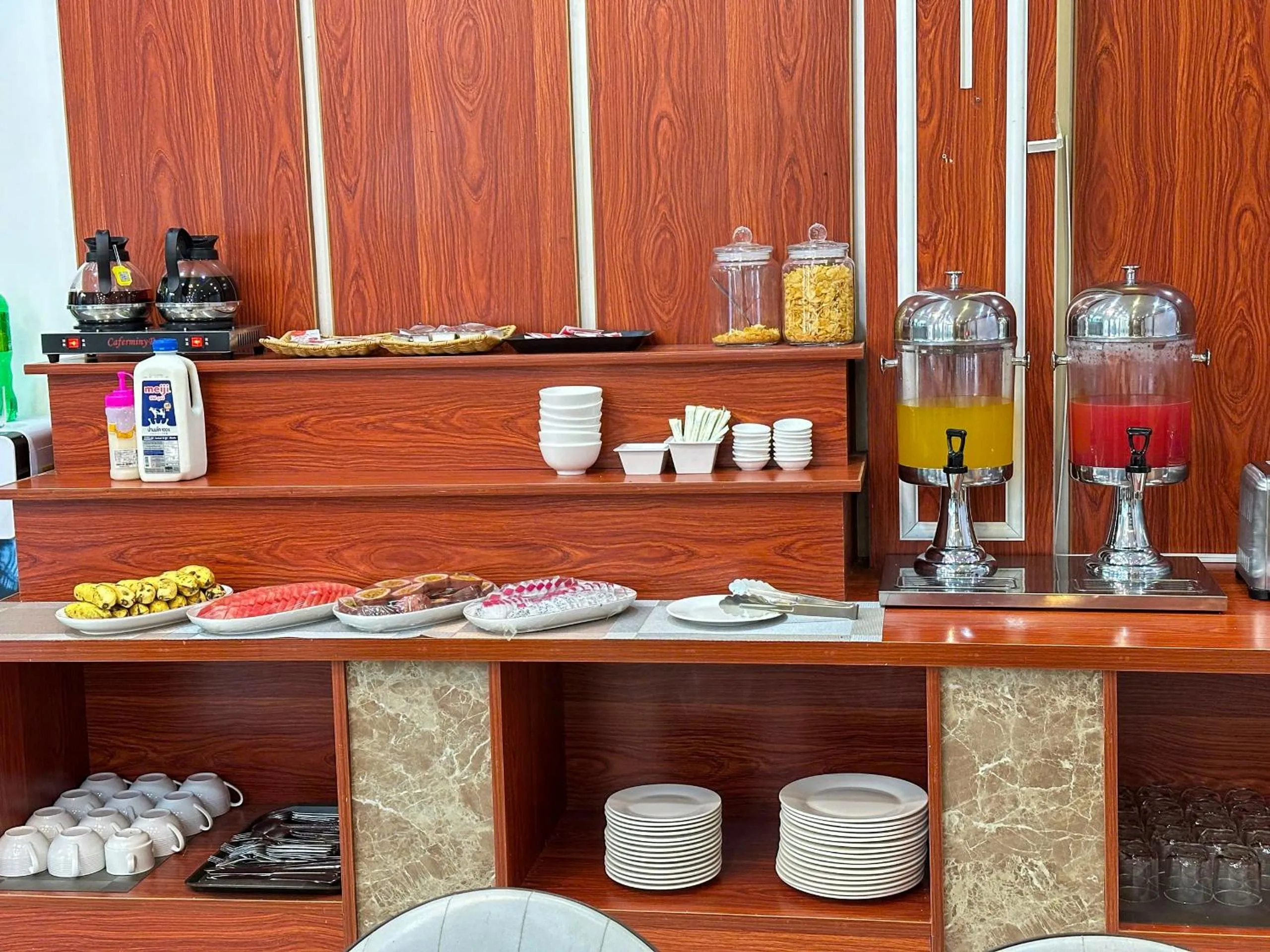 Breakfast in Vangvieng Night Market Resort