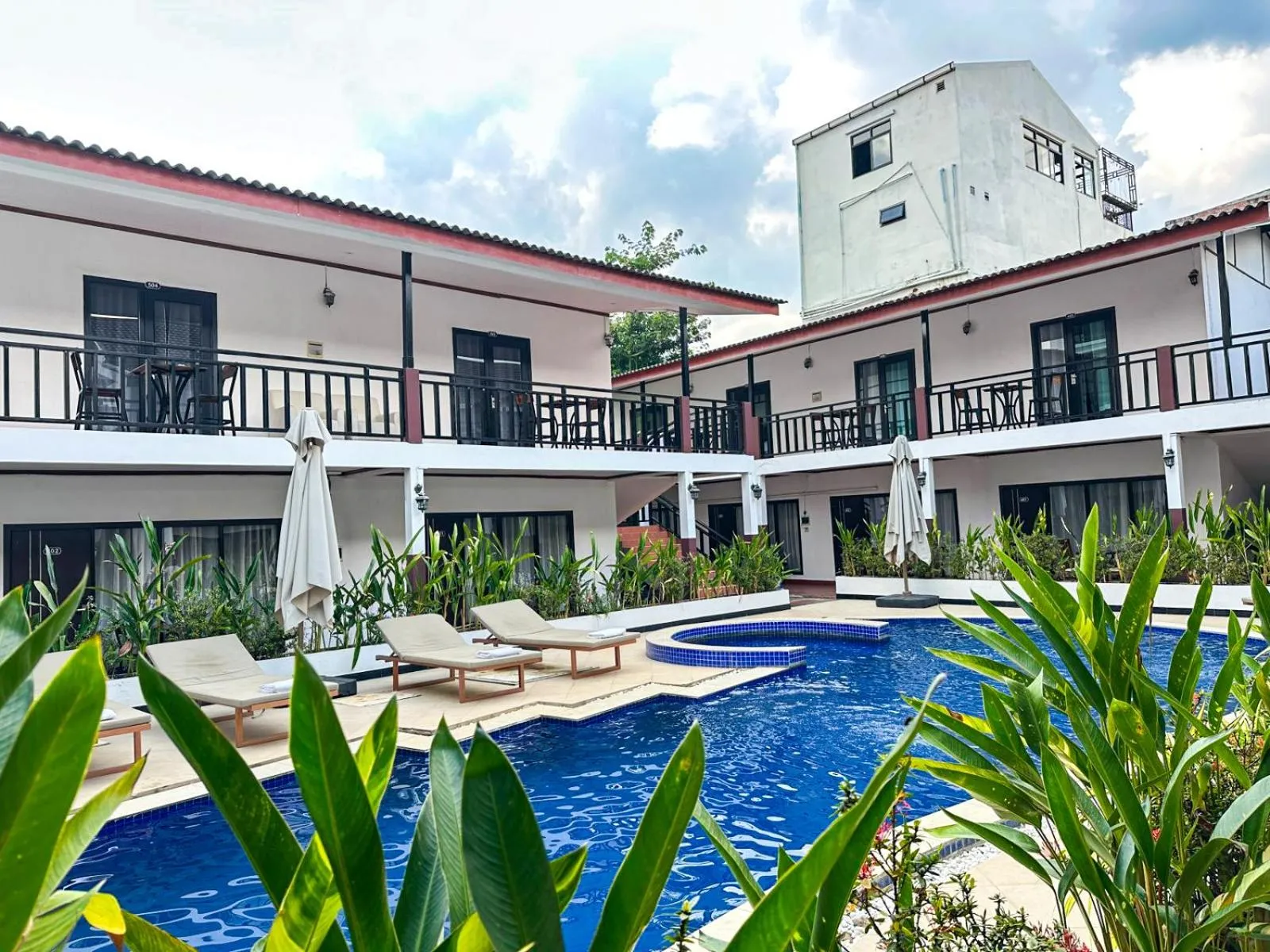 Property building in Vangvieng Night Market Resort