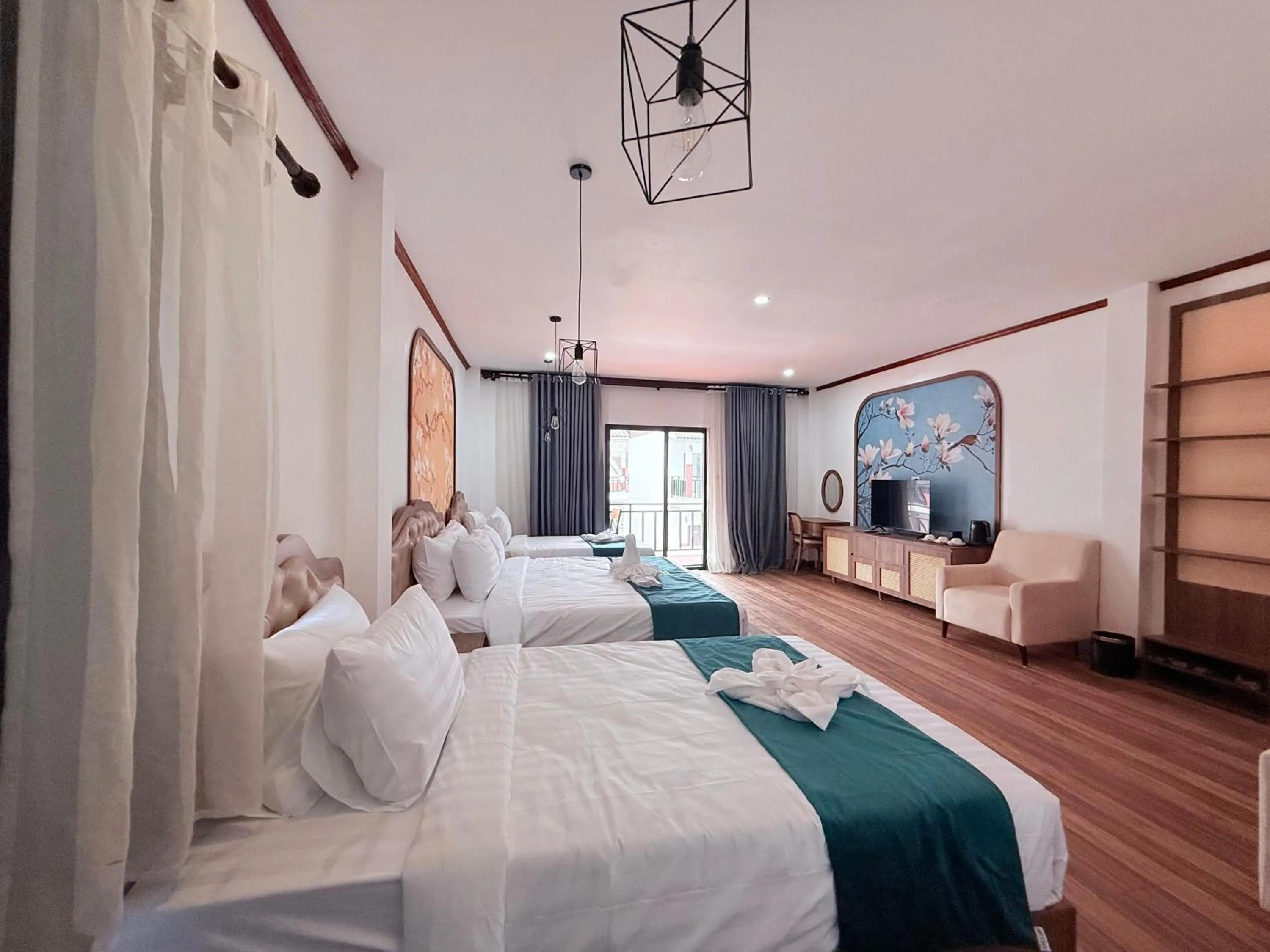 Bed in Vangvieng Night Market Resort