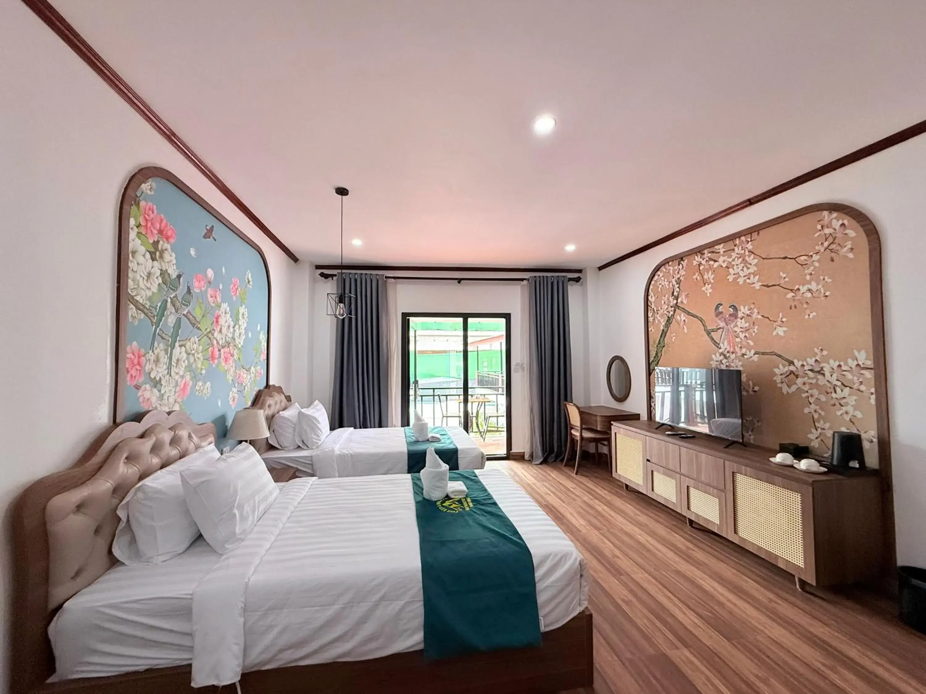 Twin Room with Pool View in Vangvieng Night Market Resort Twin Room with Pool View in Vangvieng Night Market Resort