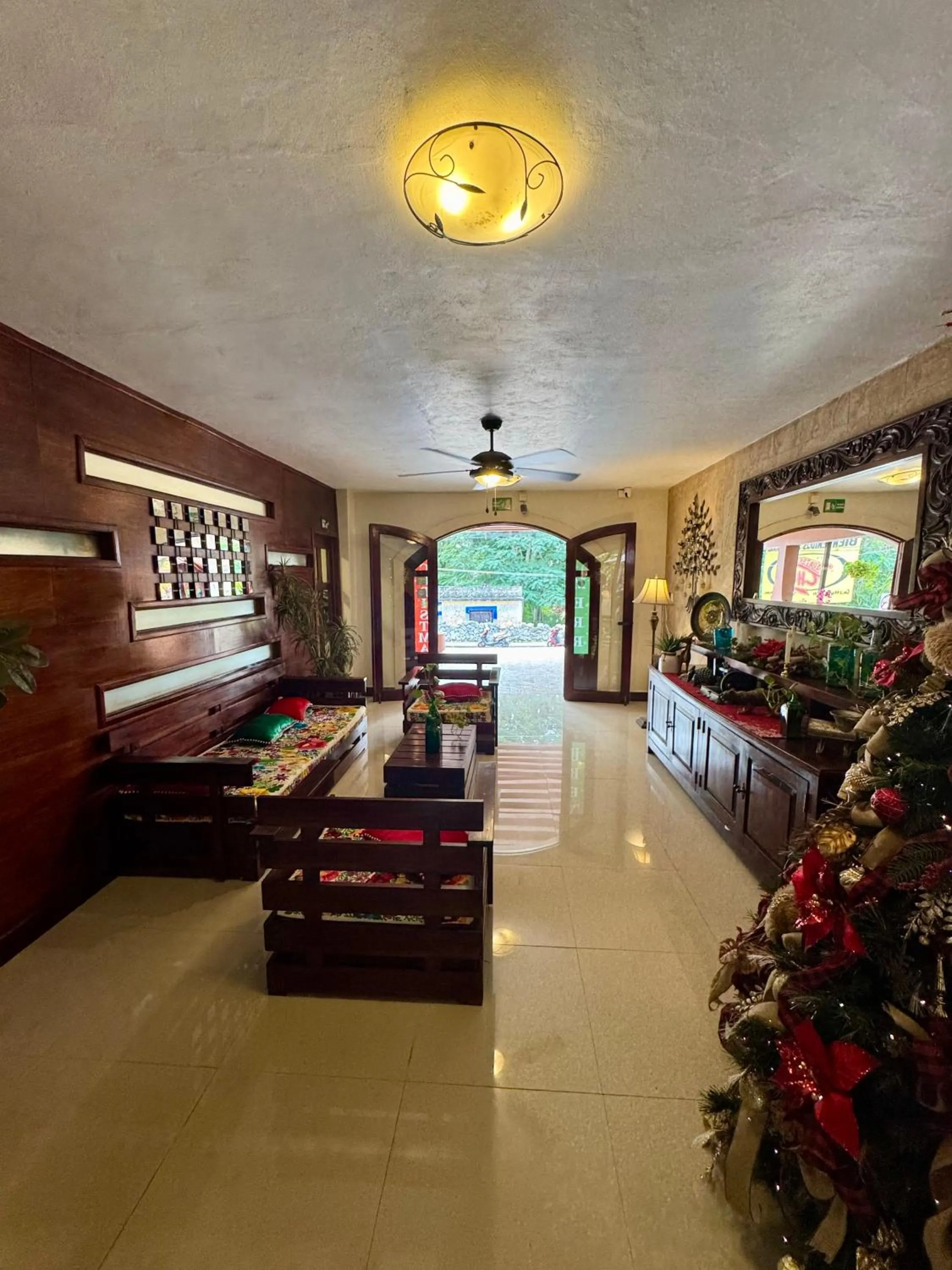 El Zaguán Colonial by GuruHotel