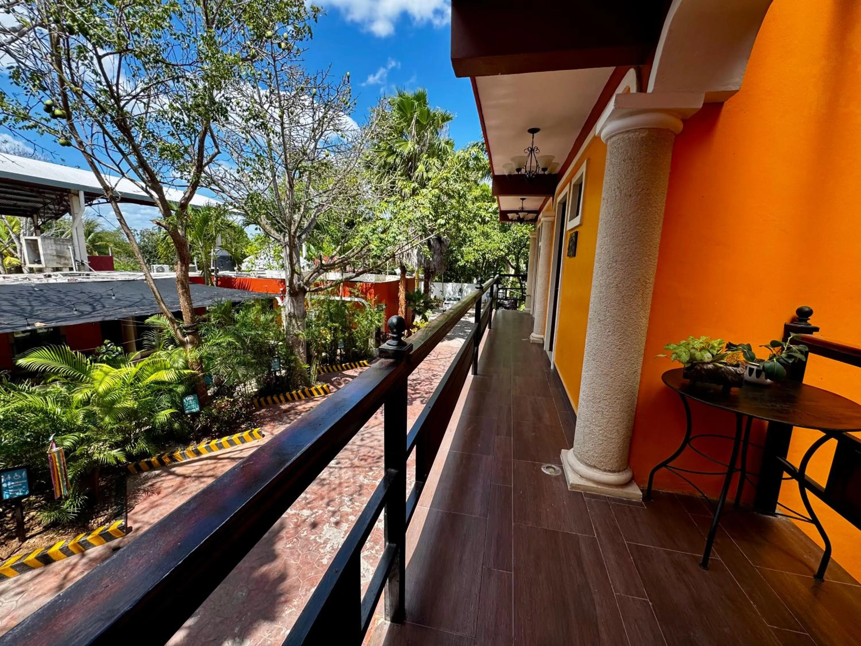 El Zaguán Colonial by GuruHotel