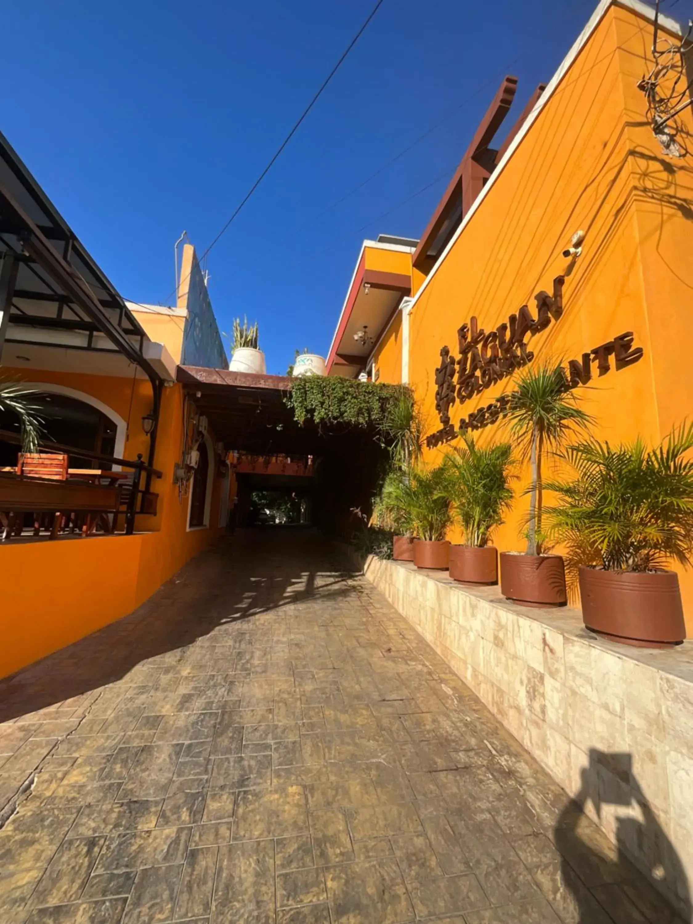 Property building in El Zaguán Colonial by GuruHotel Property building in El Zaguán Colonial by GuruHotel